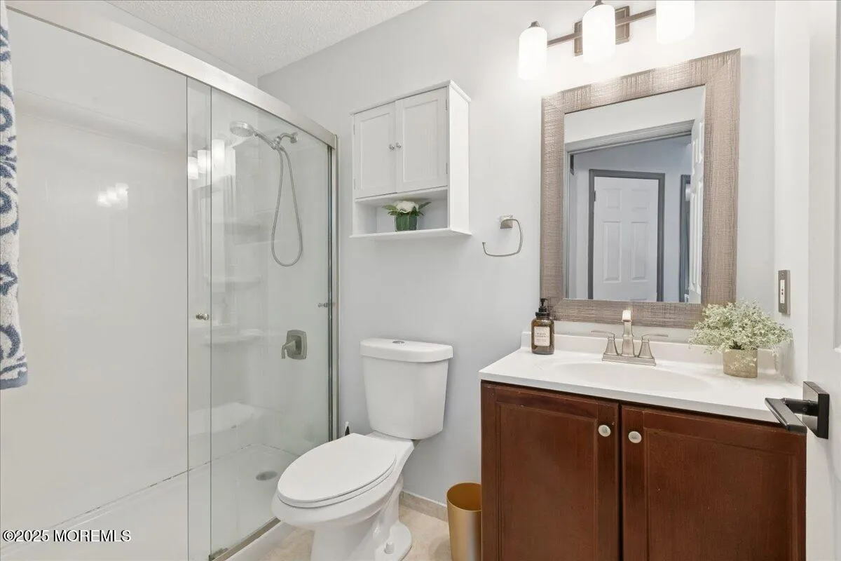 Tinton Falls, New Jersey 07712, United States, 2 Bedrooms Bedrooms, ,3 BathroomsBathrooms,Residential,Active,173820