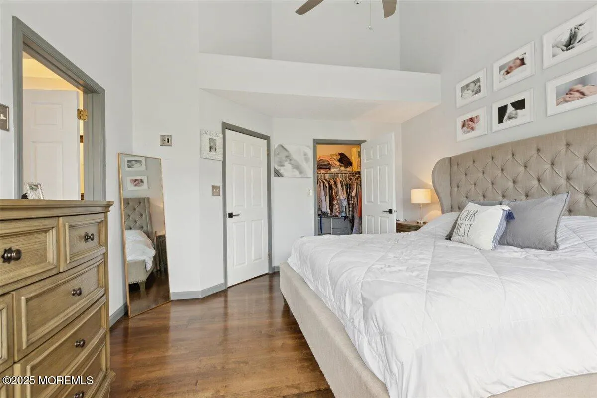 Tinton Falls, New Jersey 07712, United States, 2 Bedrooms Bedrooms, ,3 BathroomsBathrooms,Residential,Active,173820