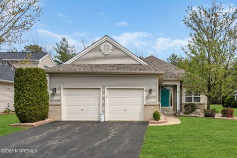 Photo of 54 Eleanor Road, Manchester, NJ 08759 (MLS # 22610903)