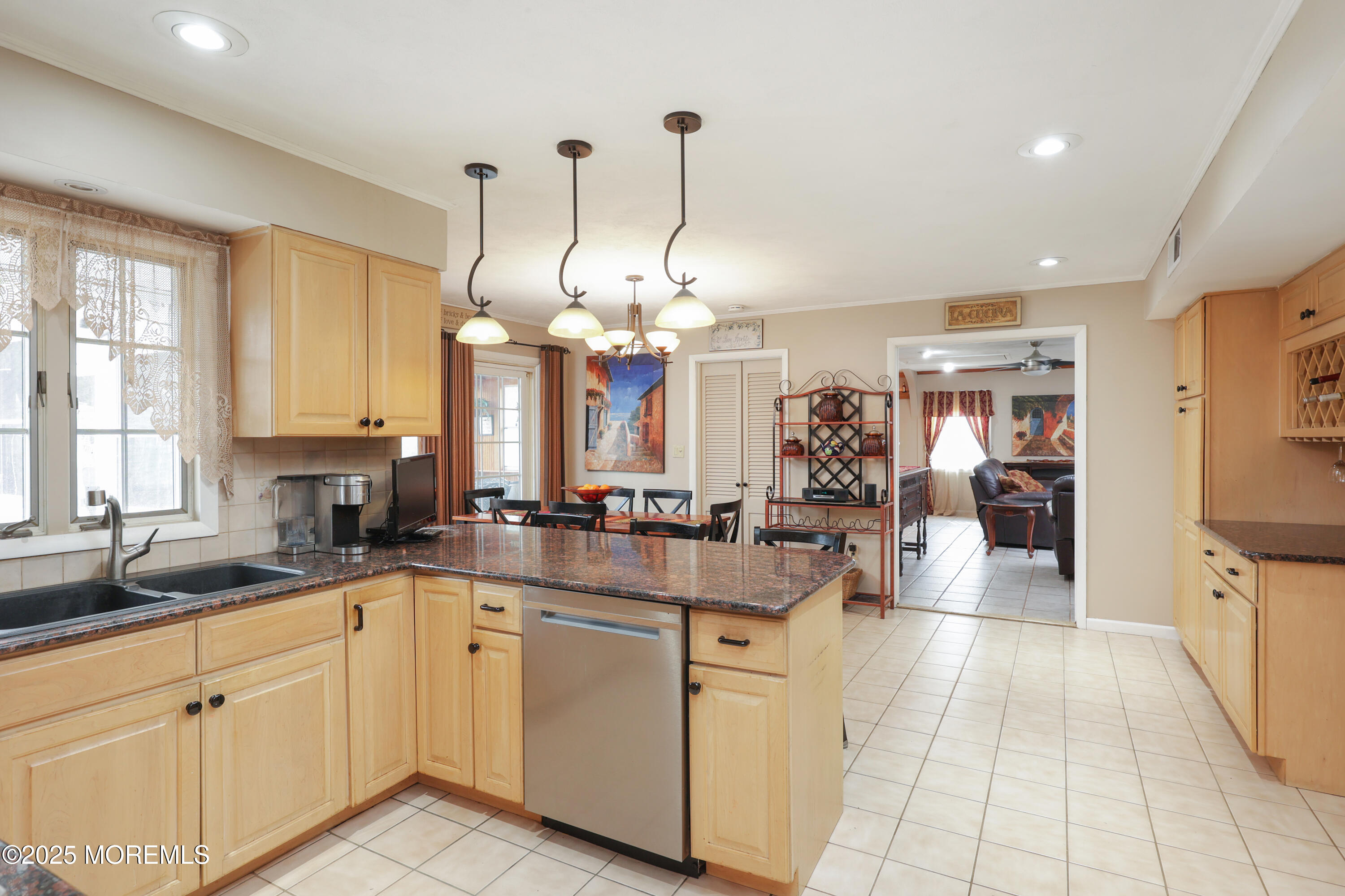 65 Ivy Way, Aberdeen, New Jersey image 17