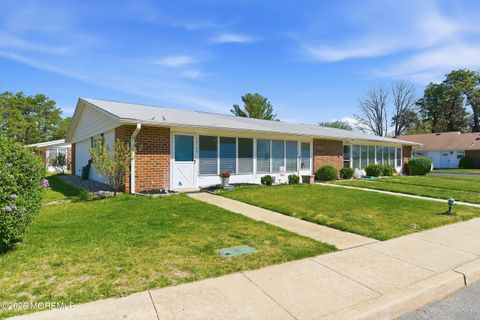 Condo For Sale - 1018A Aberdeen Drive<br/> Lakewood, NJ 08701