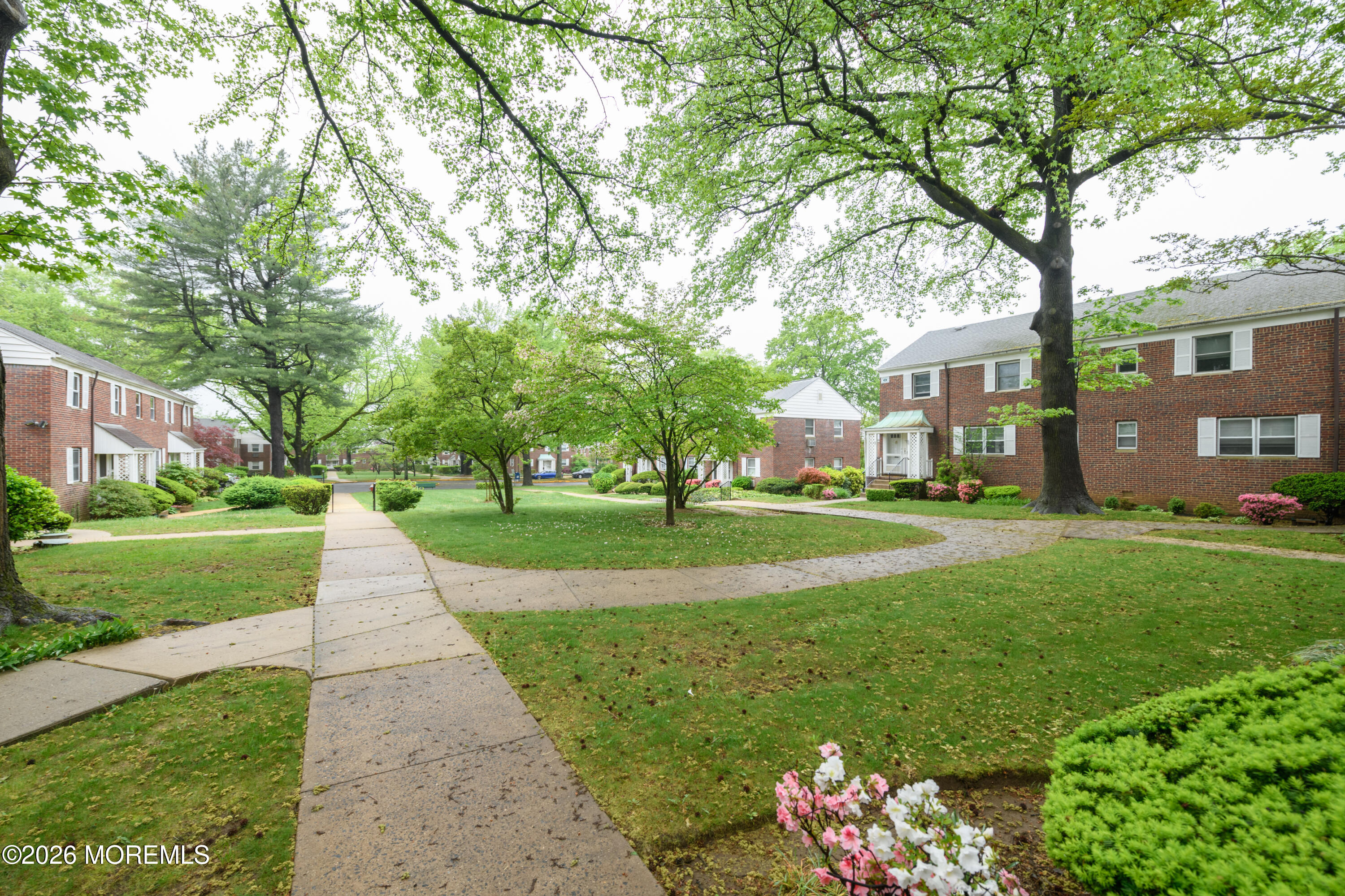 66 Manor Drive 609
