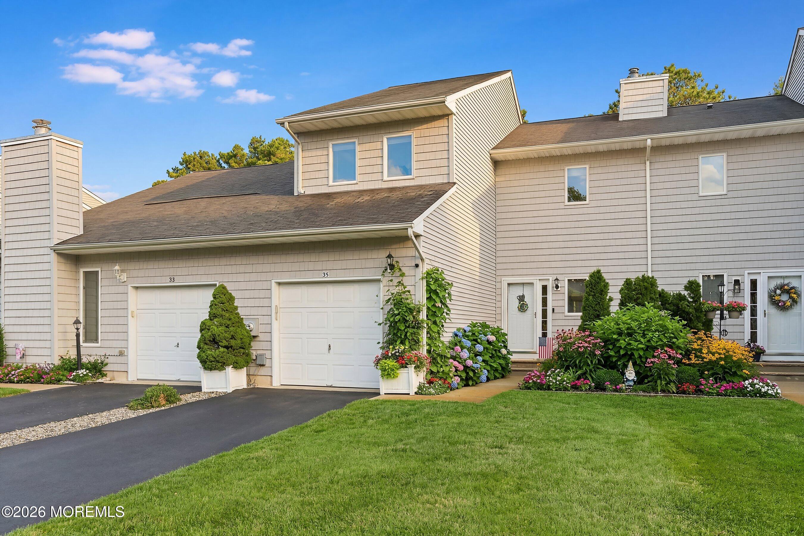 35 S Sailors Quay Drive 702