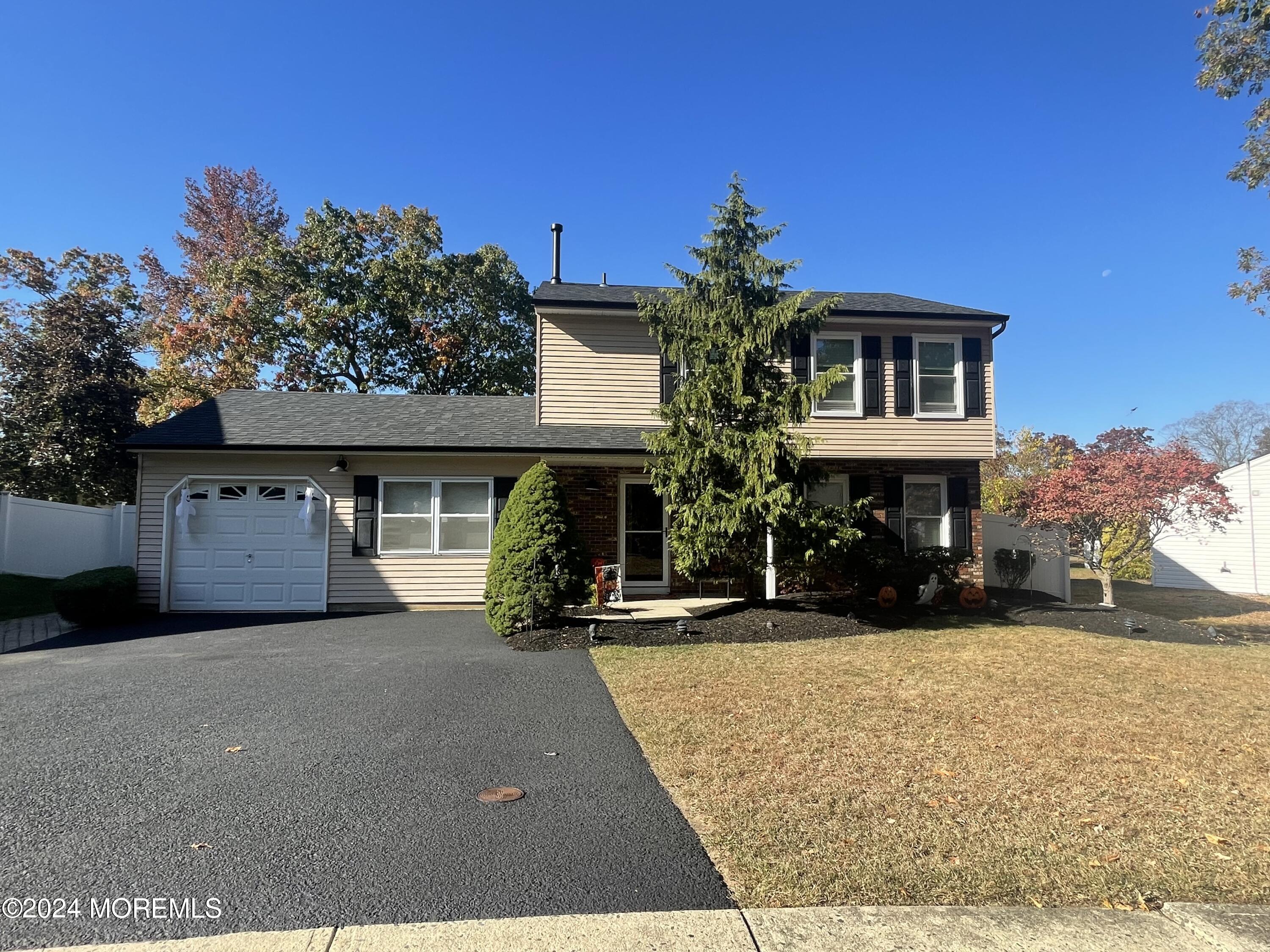 10 Lampost Court, Howell, New Jersey image 1