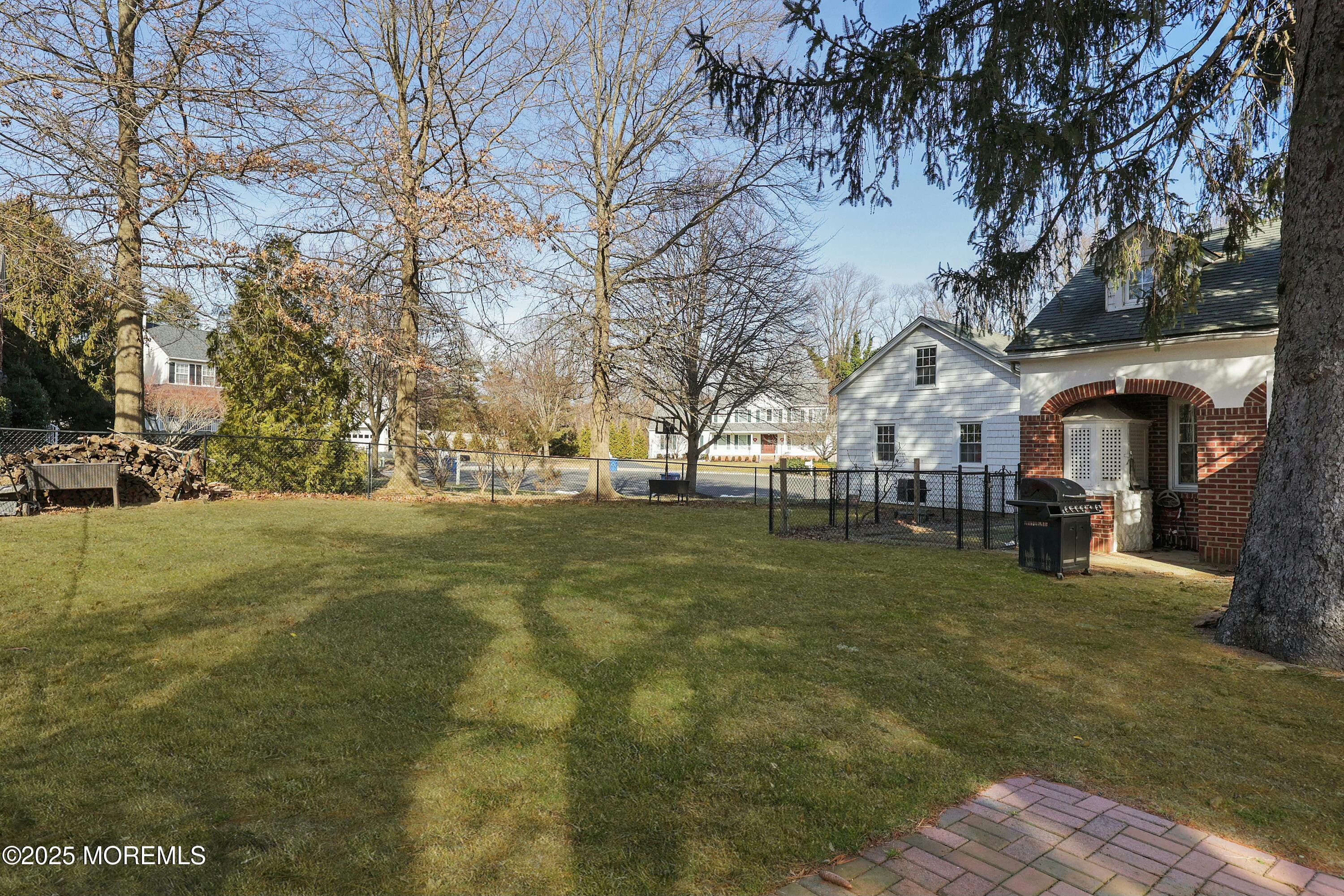 267 Cooper Road, Red Bank, New Jersey image 38