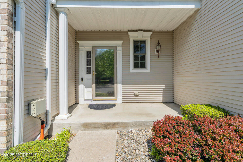 59 Inwood Drive, Manalapan, New Jersey image 4