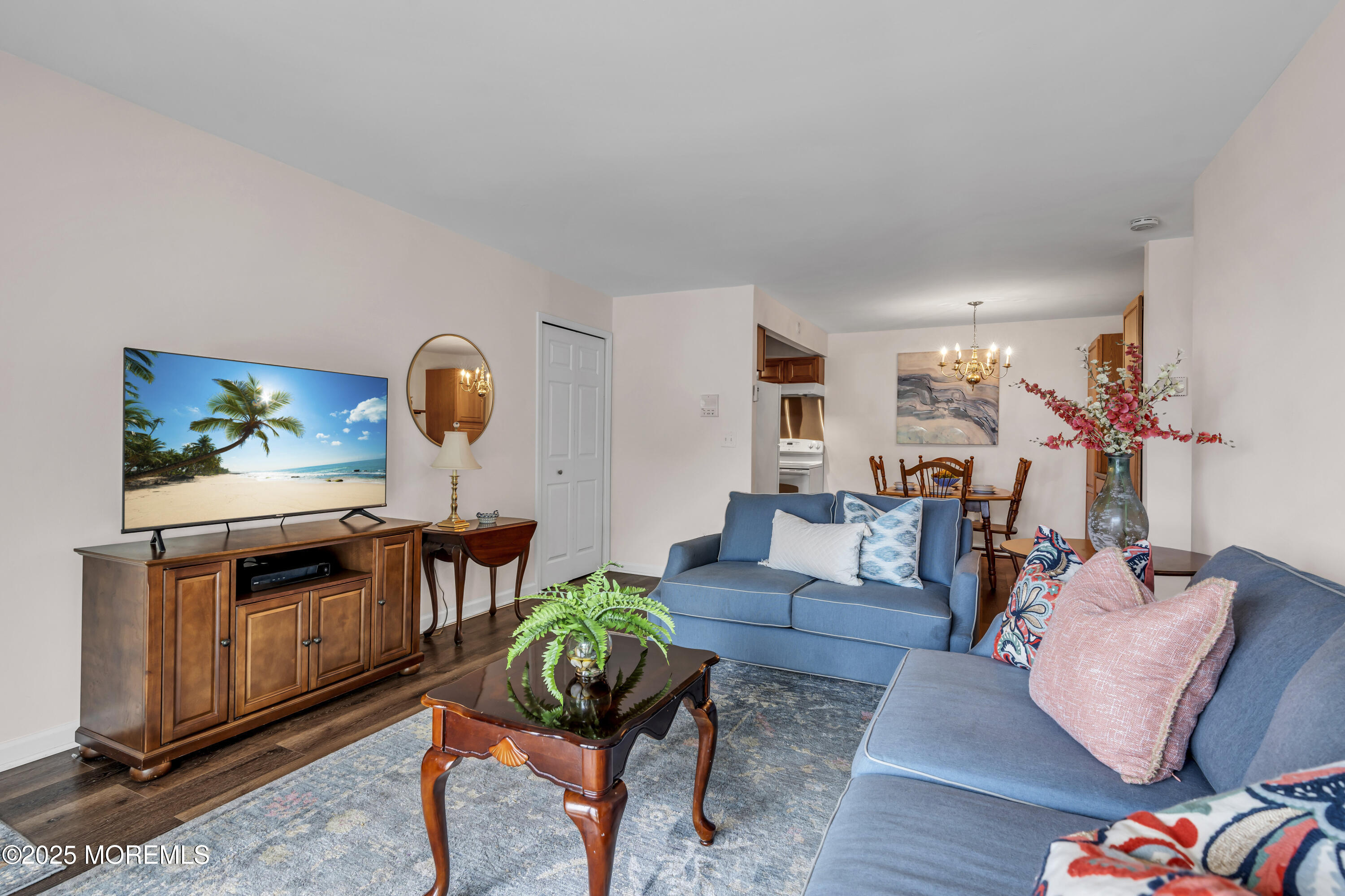 330 Shore Drive E 21