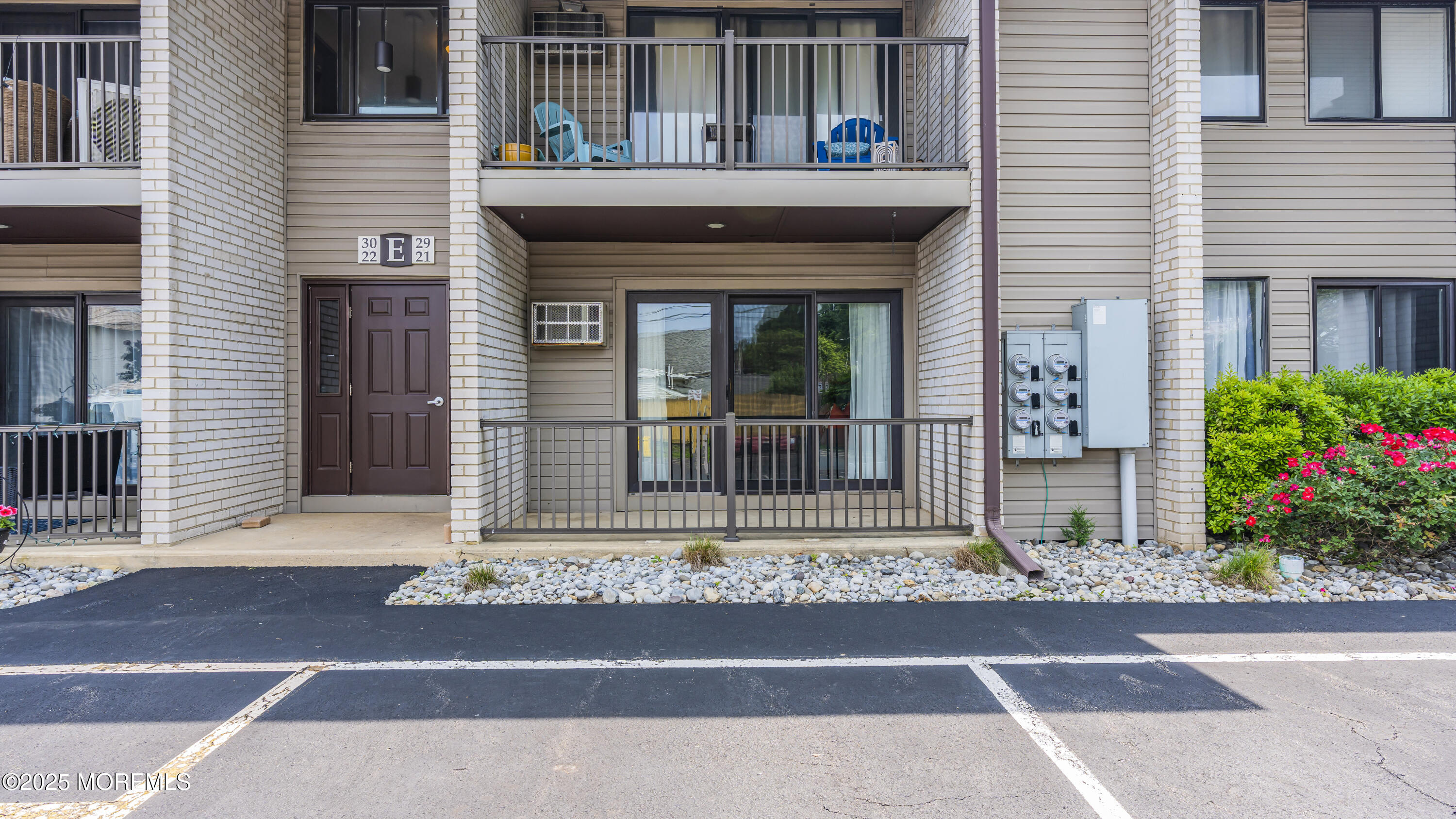 330 Shore Drive E 21