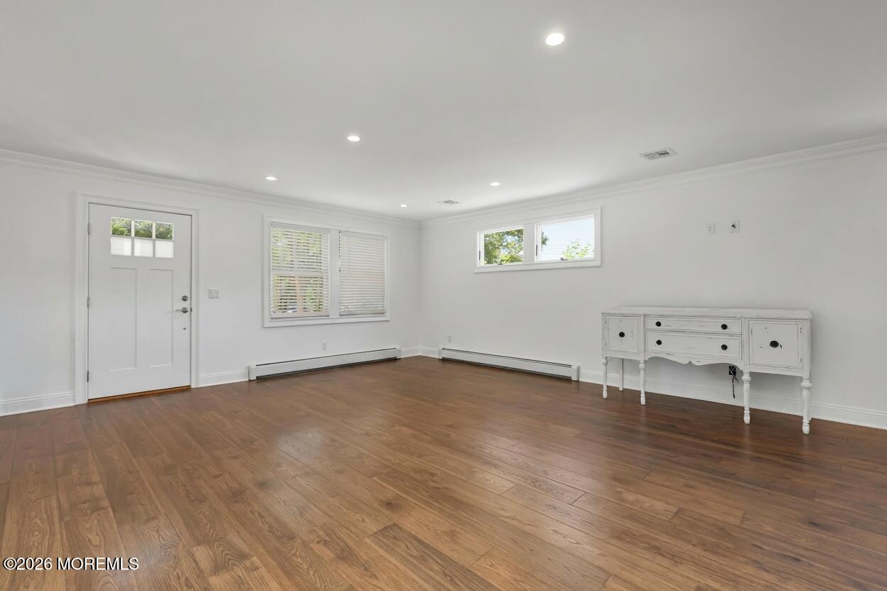 11 Leighton Avenue