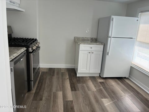 Apartment For Rent - 33 Washington Street #2ND FLOOR<br/> Monmouth County, Red Bank, NJ 07701