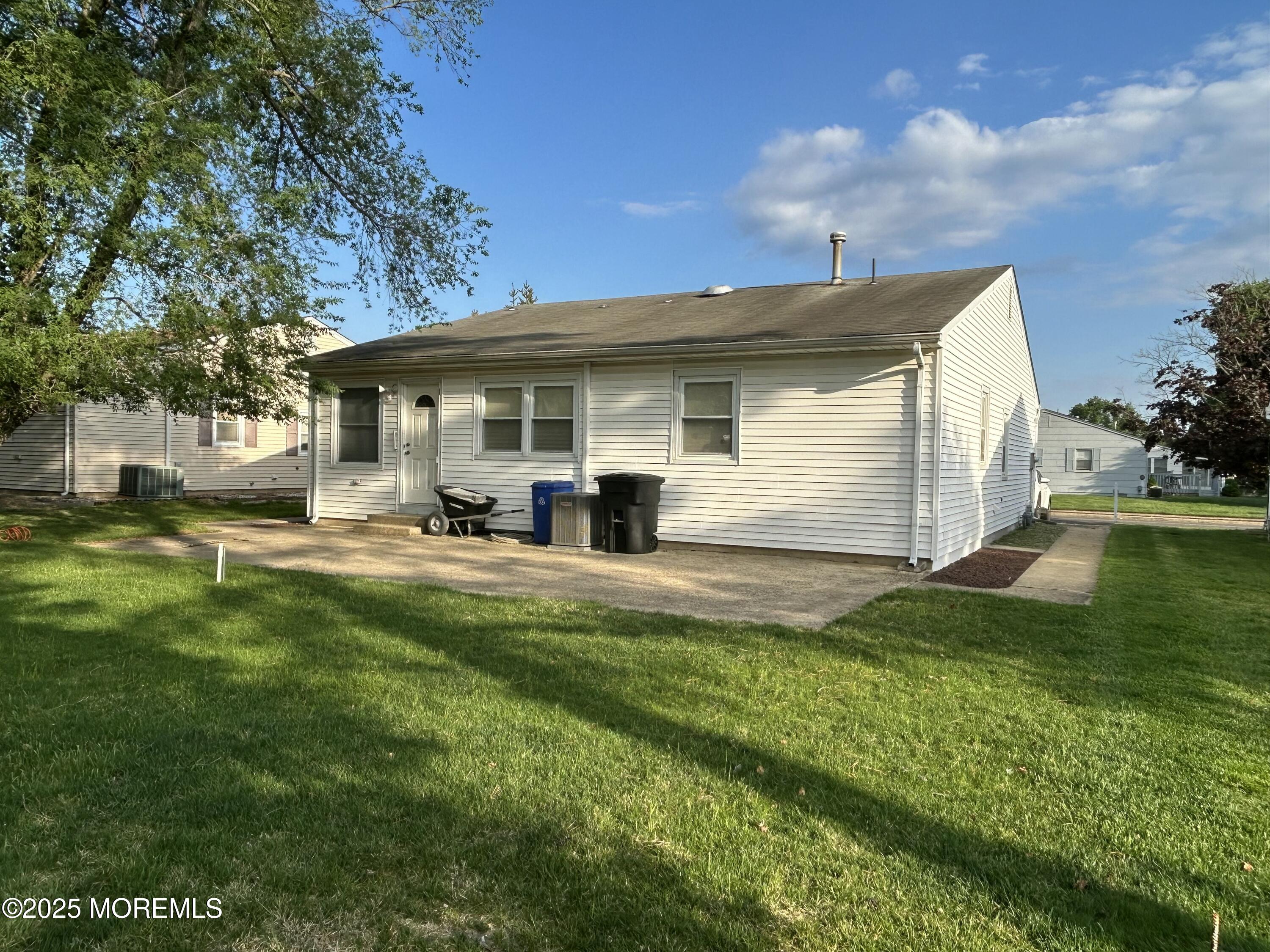 112 Northumberland Drive, Toms River, New Jersey image 2