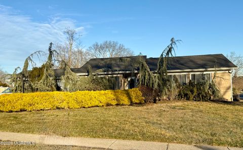 Photo of 2 Apache Drive, Toms River, NJ 08753 (MLS # 22601583)