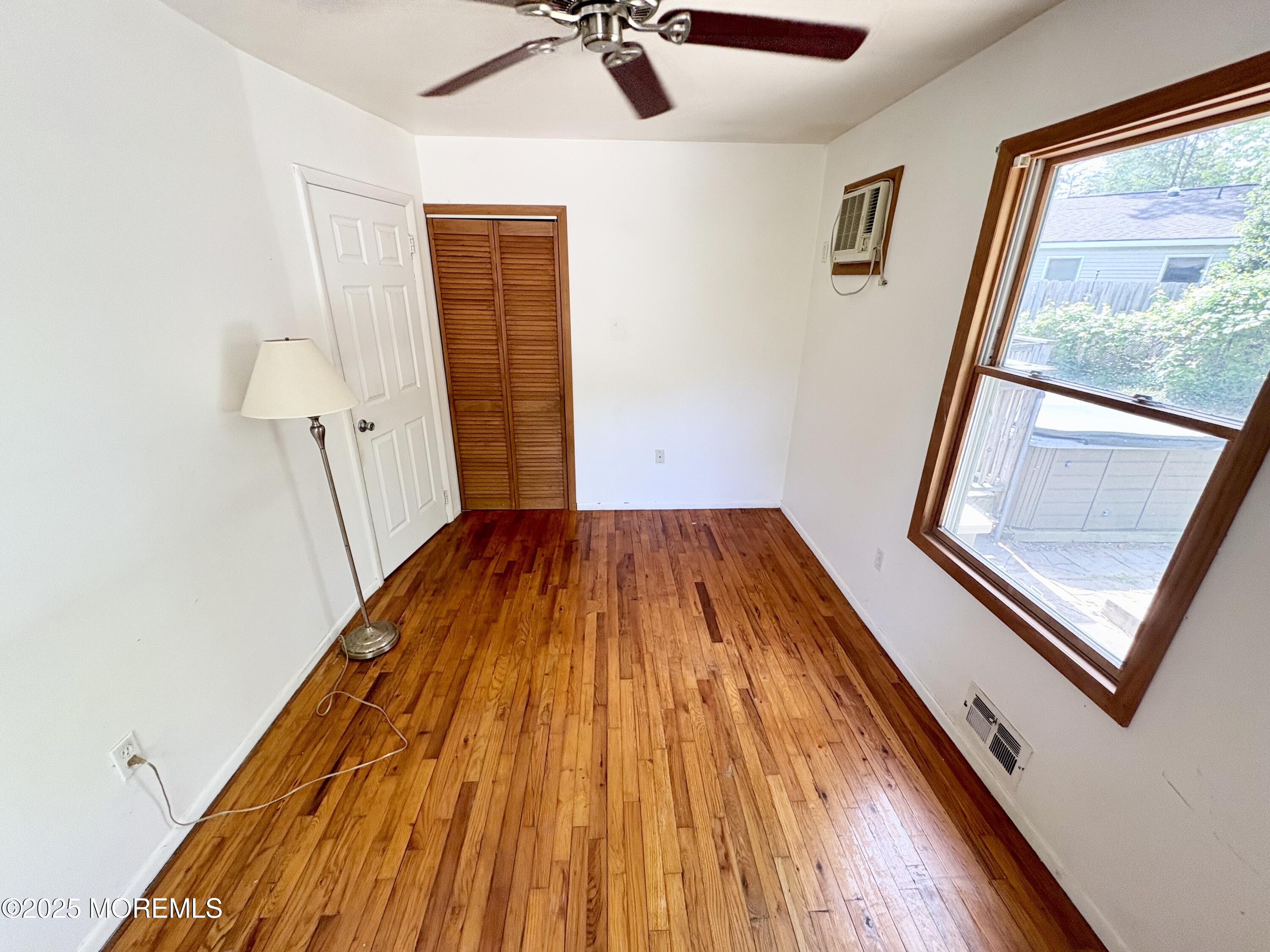 28 Chain Boulevard, Bayville, New Jersey image 16
