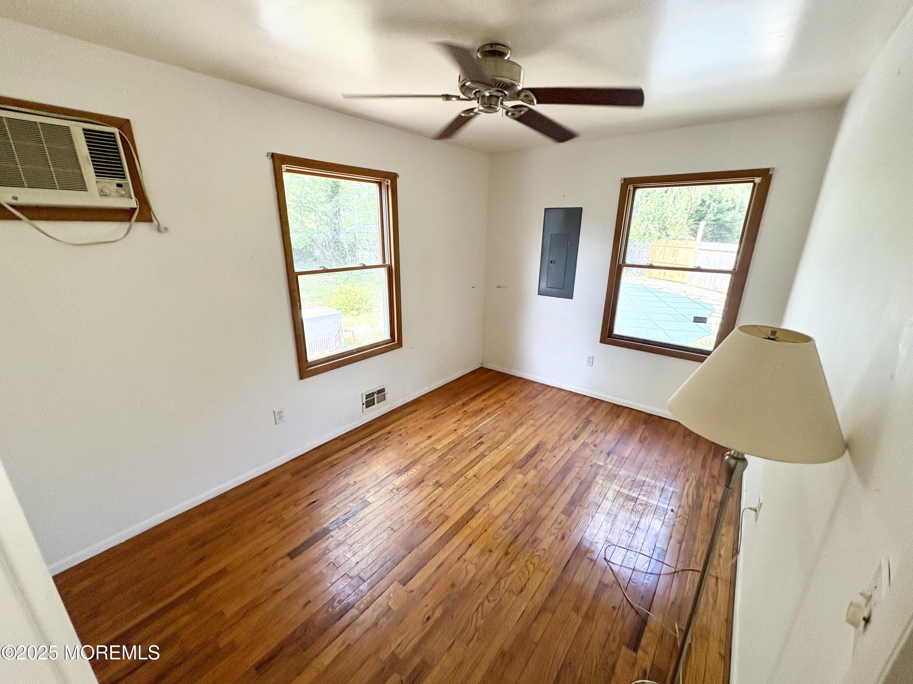 28 Chain Boulevard, Bayville, New Jersey image 14