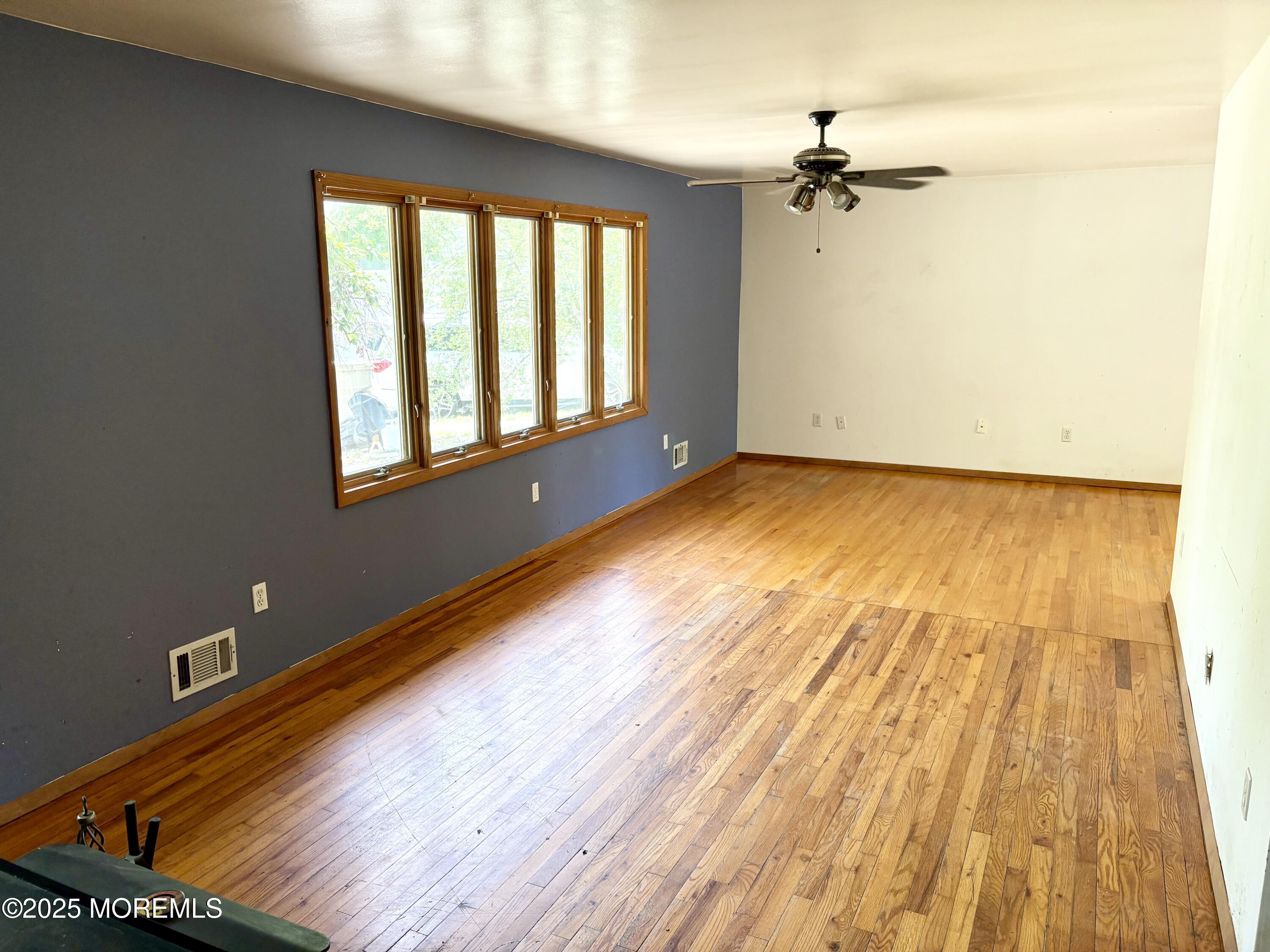 28 Chain Boulevard, Bayville, New Jersey image 9