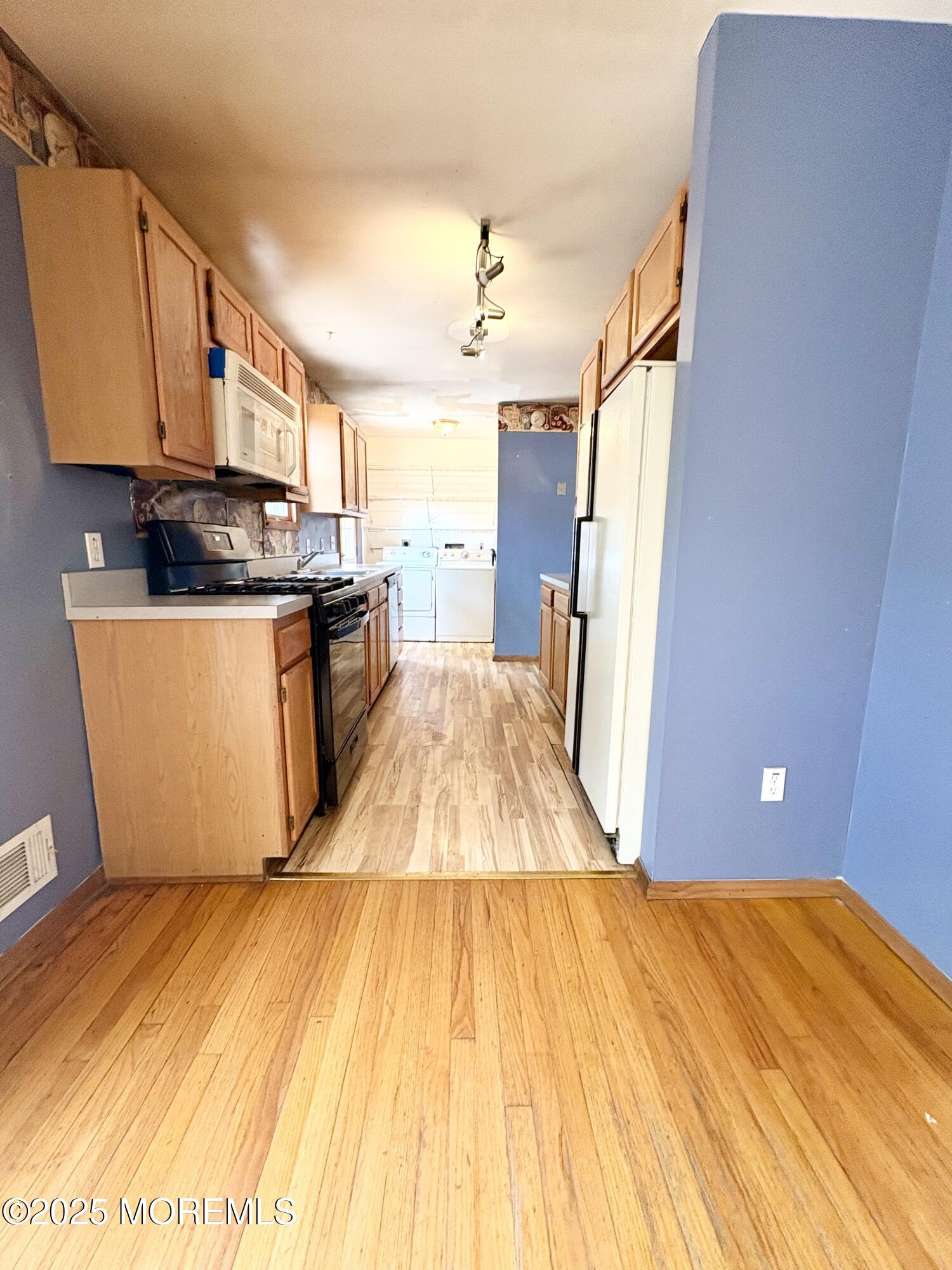 28 Chain Boulevard, Bayville, New Jersey image 12