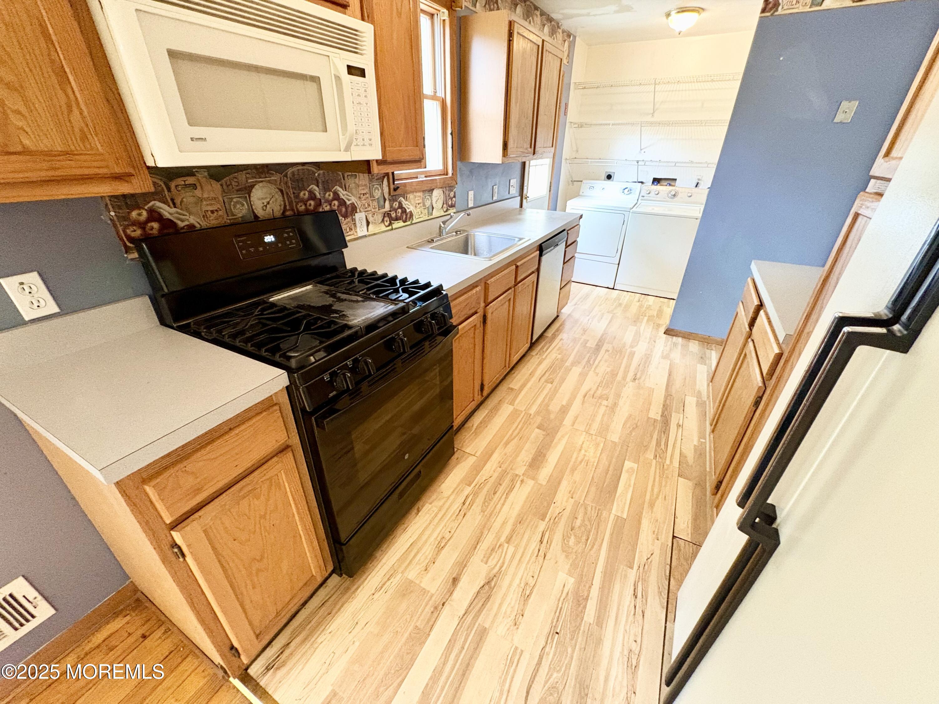 28 Chain Boulevard, Bayville, New Jersey image 10