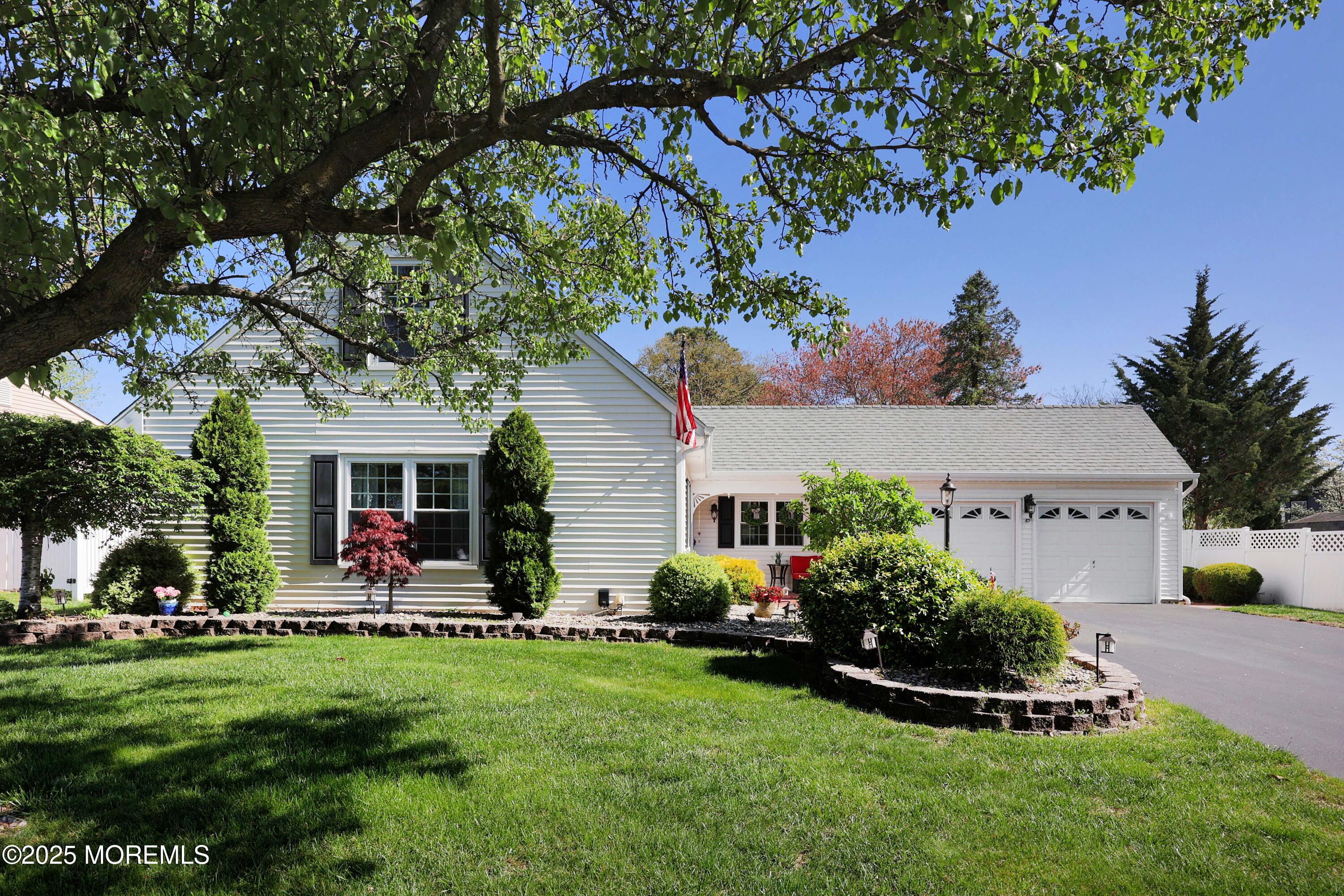 39 Snowdrift Lane, Howell, New Jersey image 2