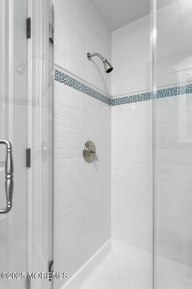 Rumson, New Jersey 07760, United States, 6 Bedrooms Bedrooms, ,5 BathroomsBathrooms,Residential,Pending,87679