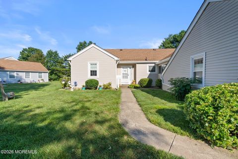 Photo of 82 Parkway Drive #B, Freehold, NJ 07728 (MLS # 22601316)