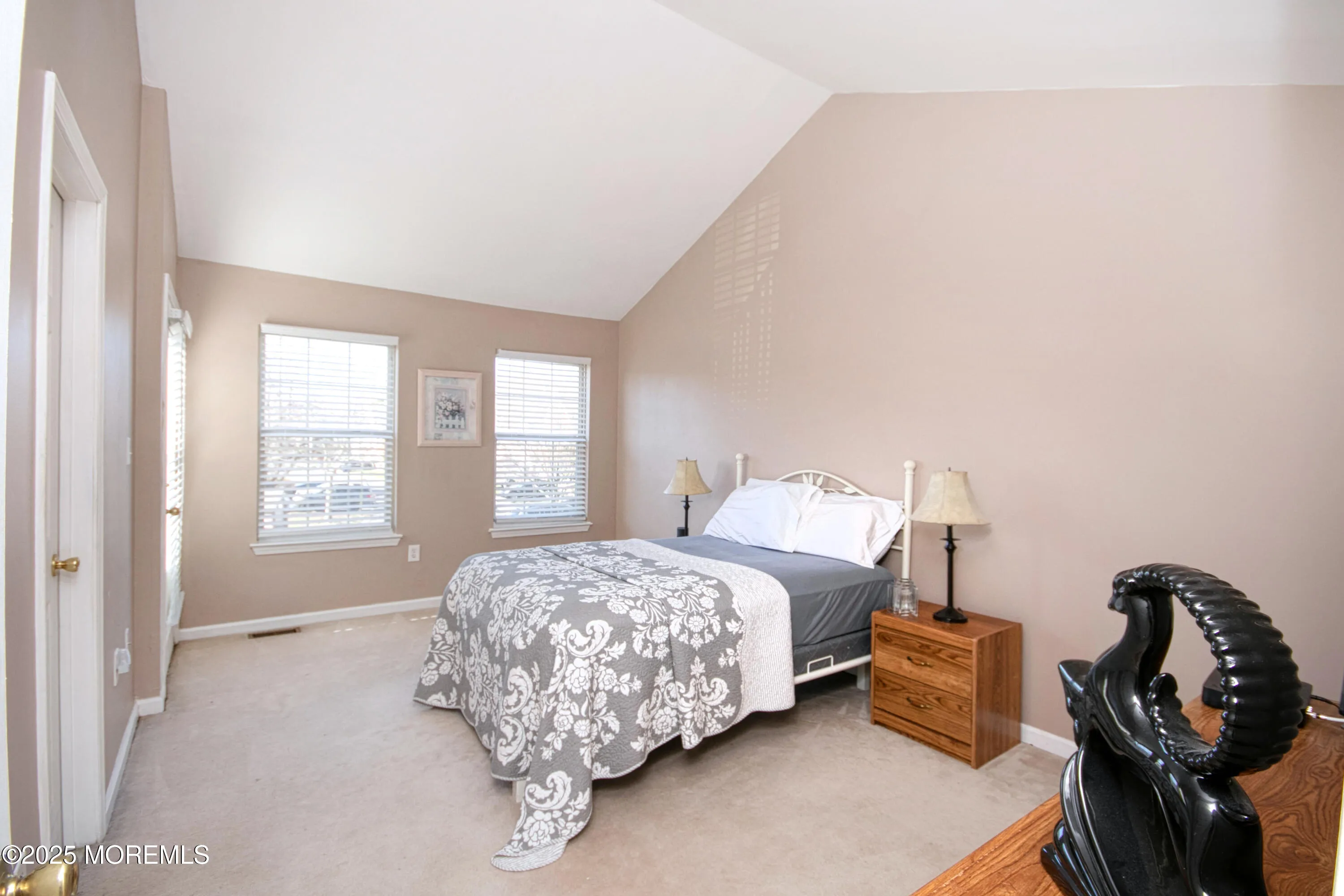 Holmdel, New Jersey 07733, United States, 2 Bedrooms Bedrooms, ,3 BathroomsBathrooms,Residential,Active,91806