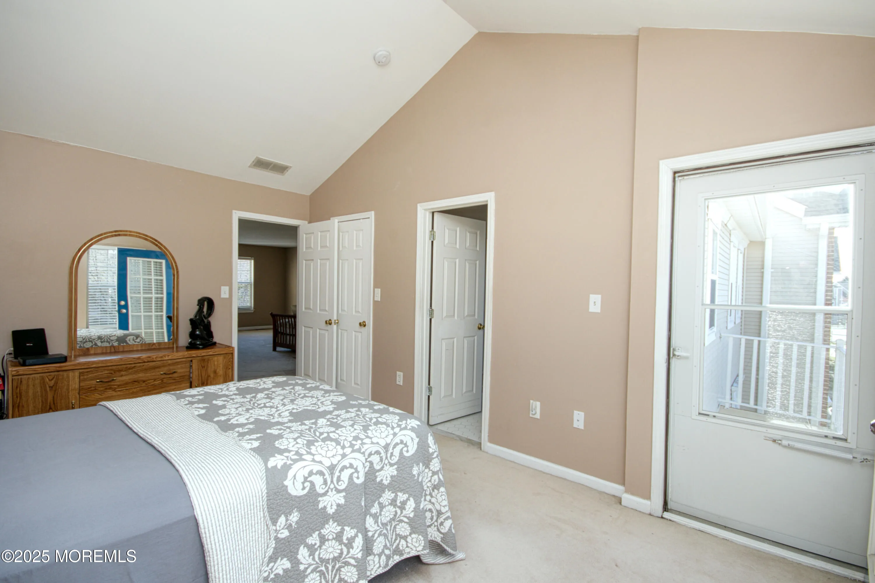 Holmdel, New Jersey 07733, United States, 2 Bedrooms Bedrooms, ,3 BathroomsBathrooms,Residential,Active,91806