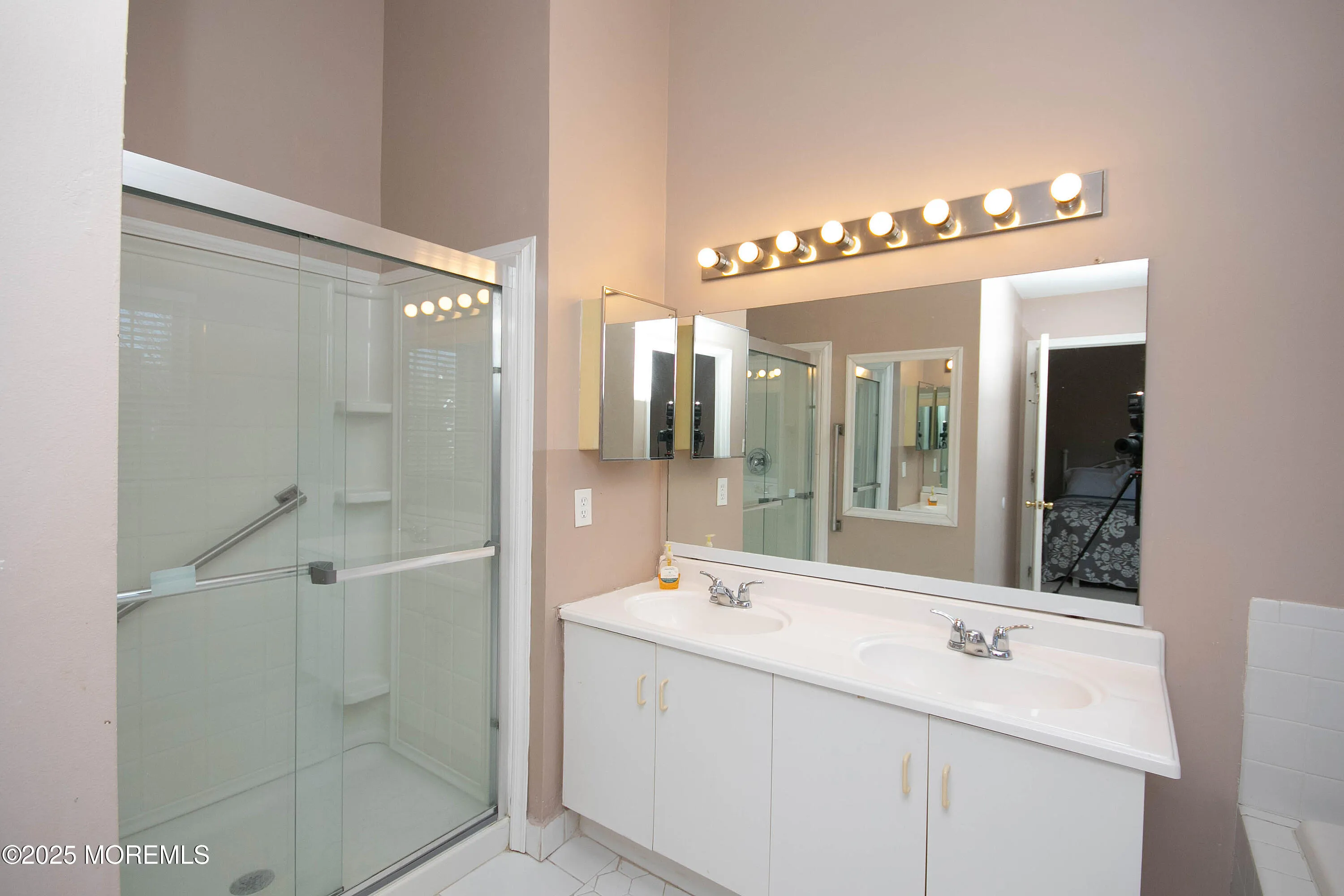 Holmdel, New Jersey 07733, United States, 2 Bedrooms Bedrooms, ,3 BathroomsBathrooms,Residential,Active,91806