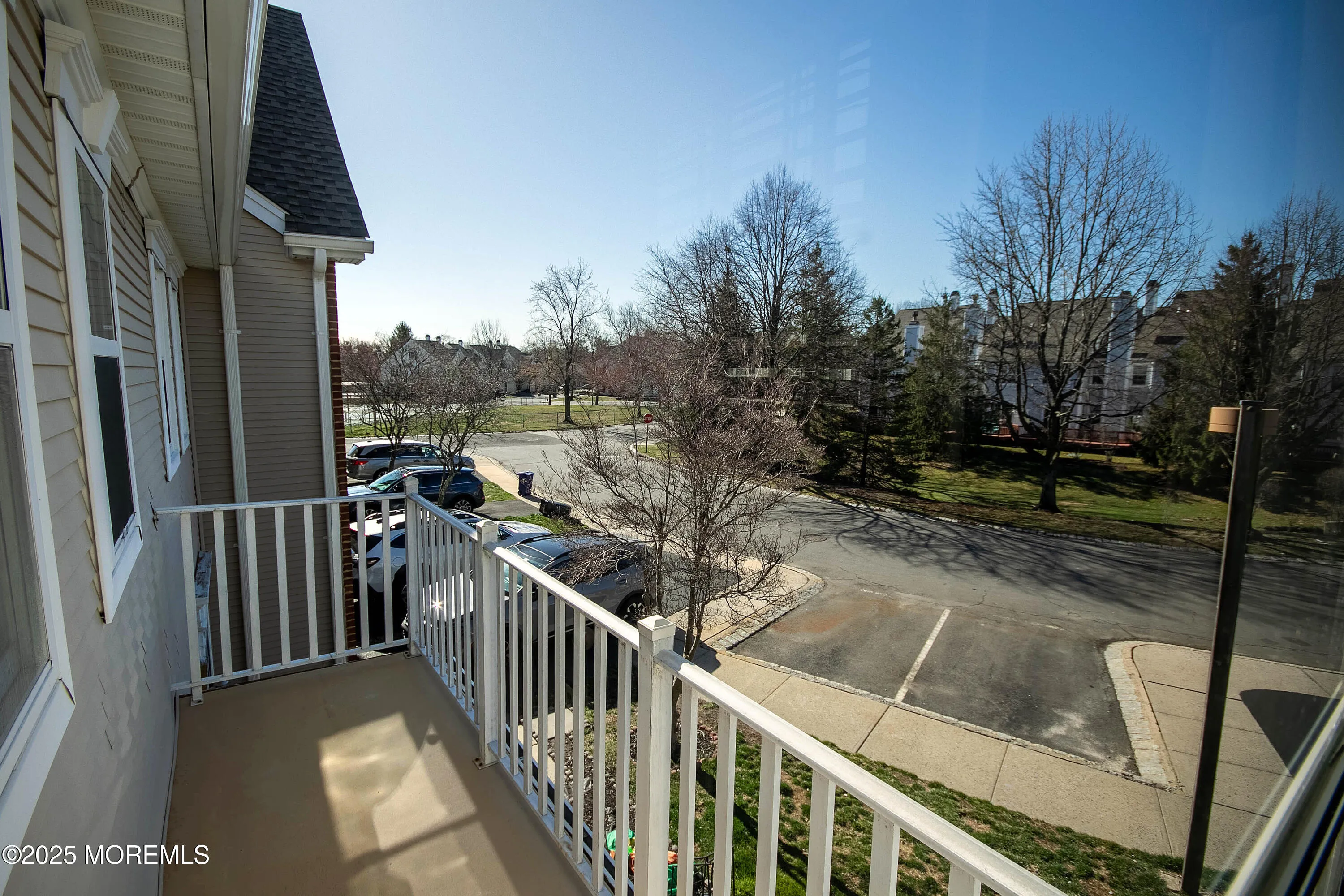 Holmdel, New Jersey 07733, United States, 2 Bedrooms Bedrooms, ,3 BathroomsBathrooms,Residential,Active,91806