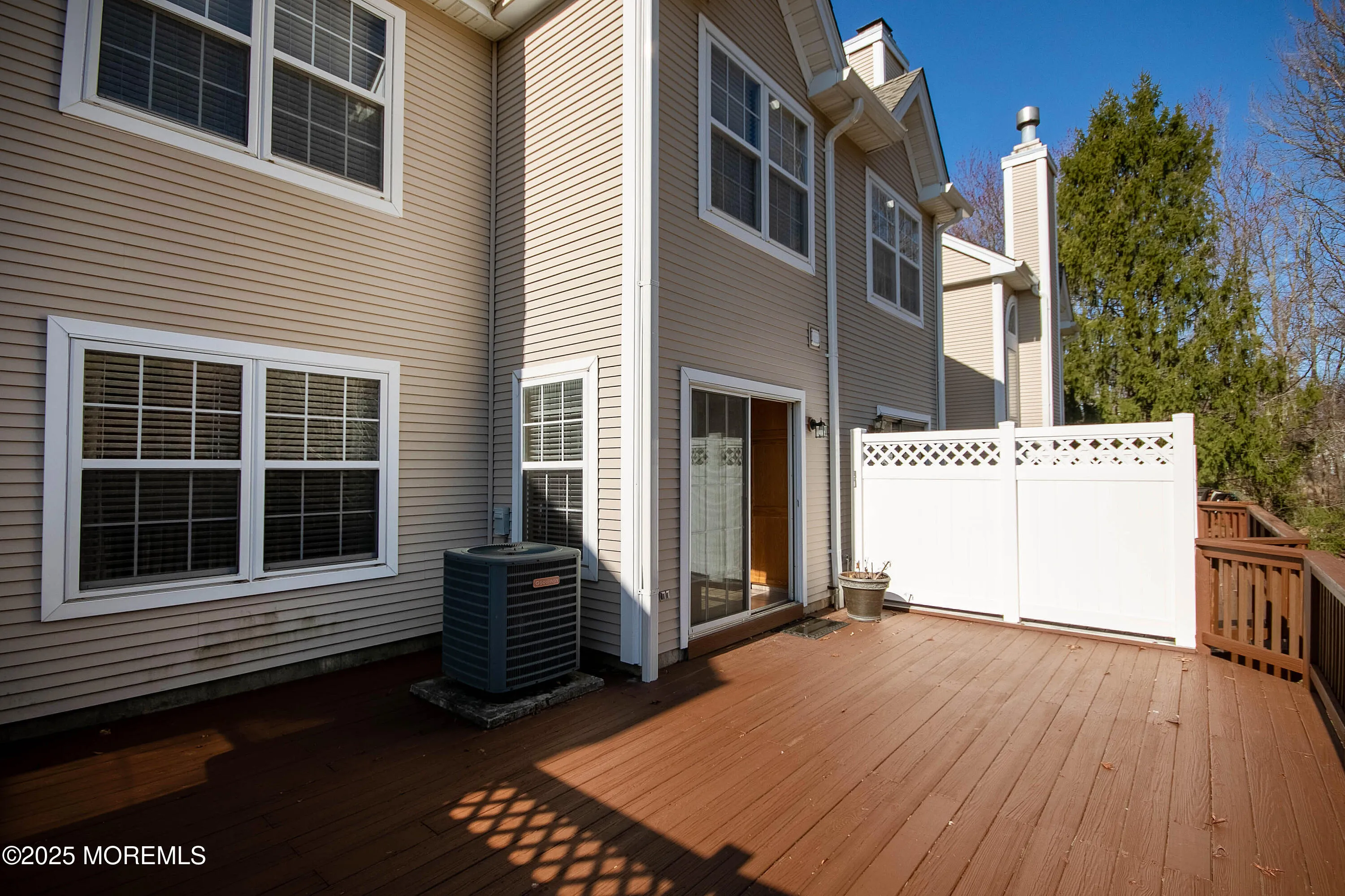 Holmdel, New Jersey 07733, United States, 2 Bedrooms Bedrooms, ,3 BathroomsBathrooms,Residential,Active,91806