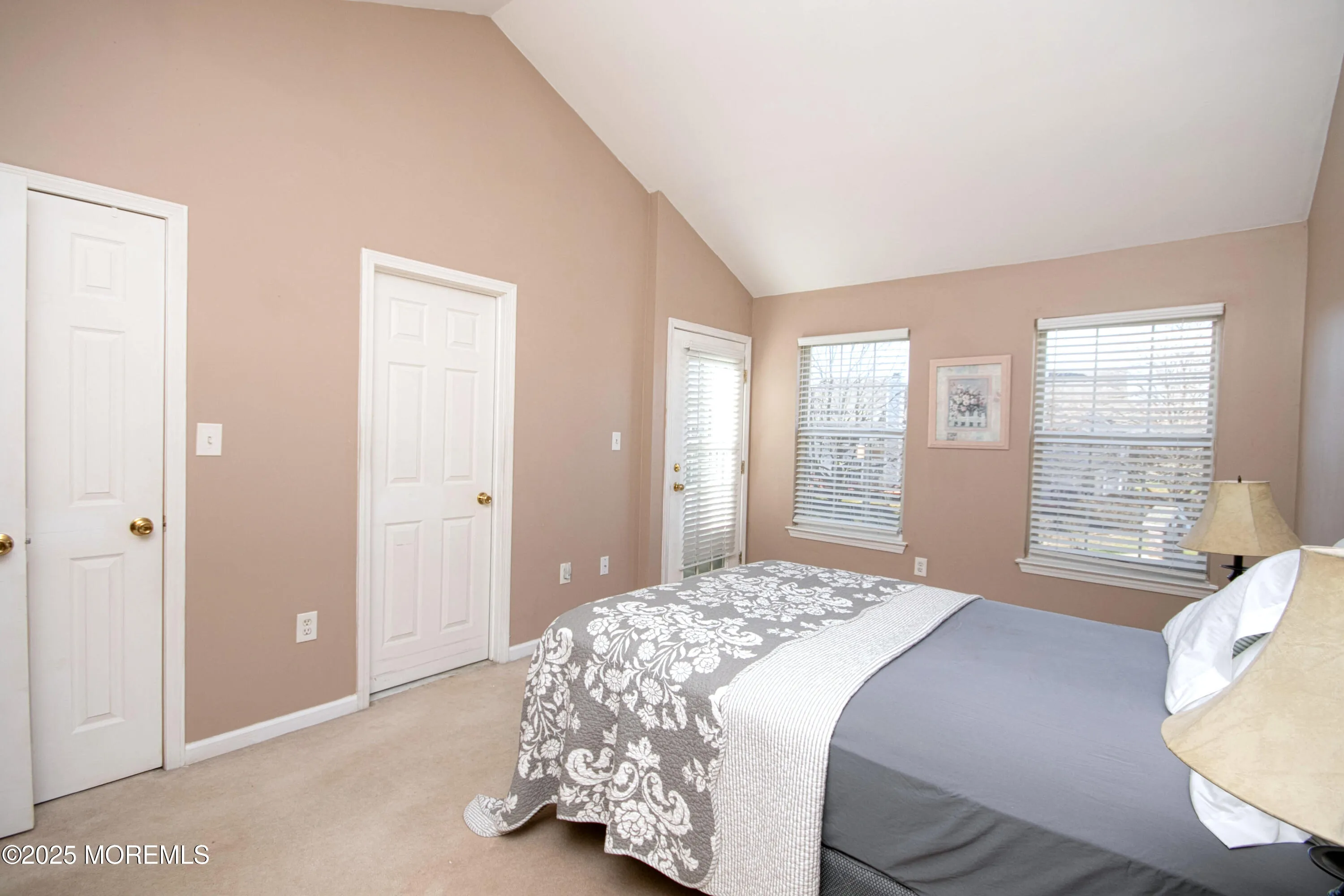 Holmdel, New Jersey 07733, United States, 2 Bedrooms Bedrooms, ,3 BathroomsBathrooms,Residential,Active,91806