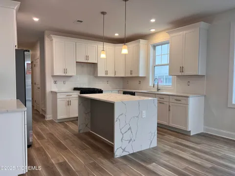 MLS: 22506874