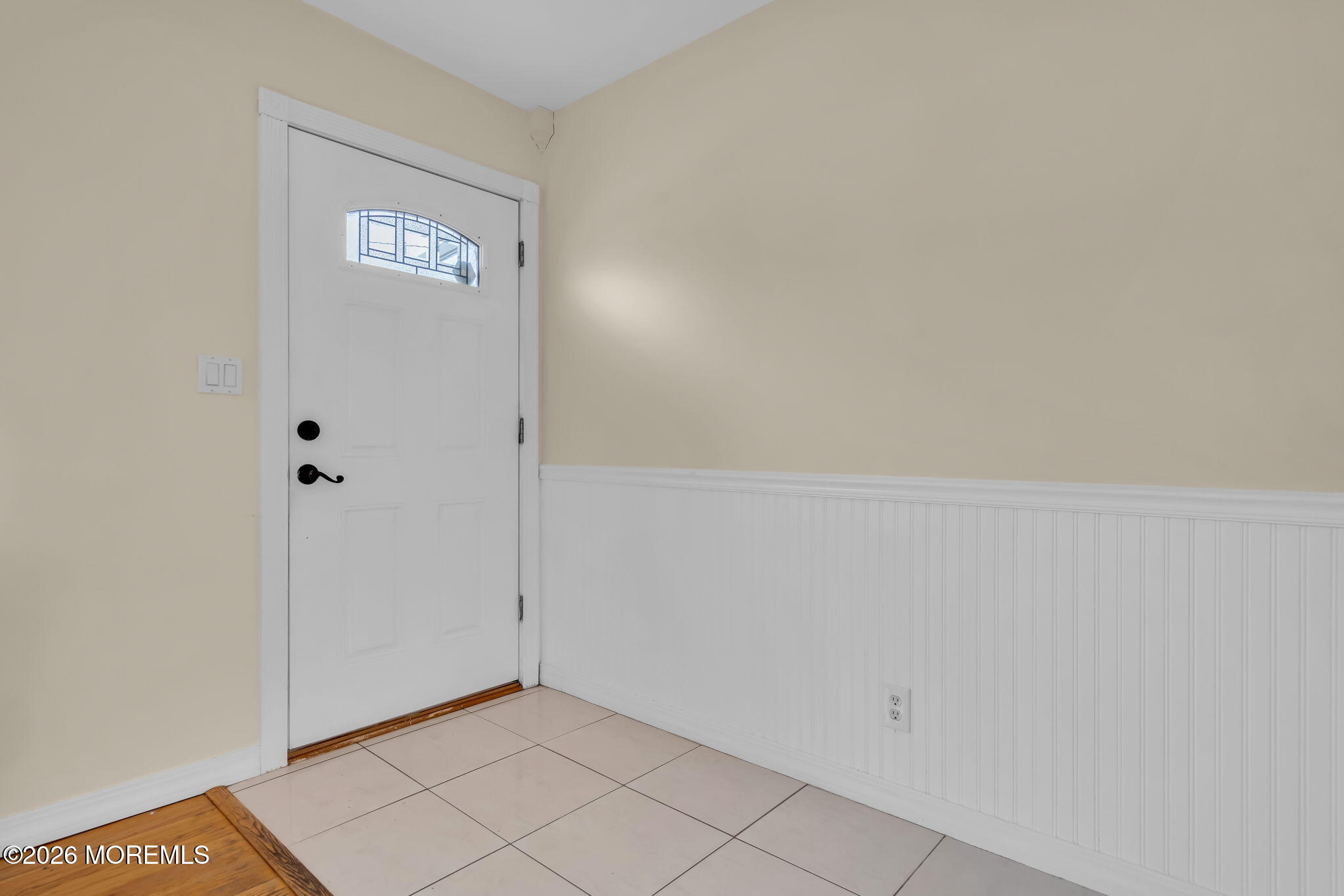 916 Beachwood Boulevard