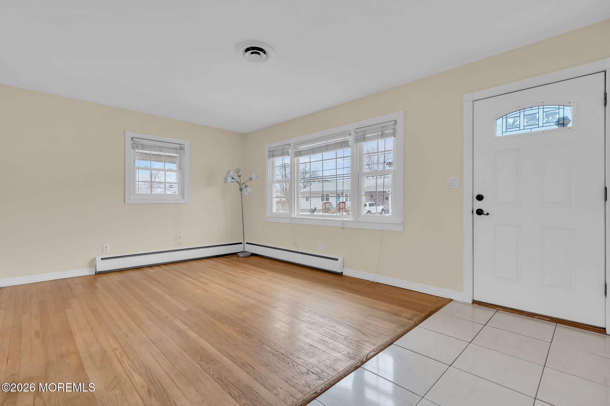 916 Beachwood Boulevard