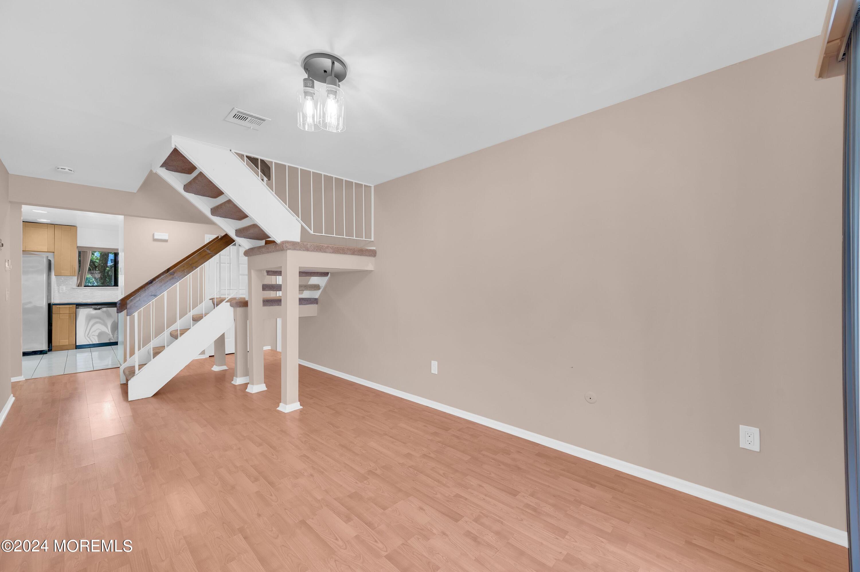 Photo 6 of 31 of 130 Tower Hill Drive condo