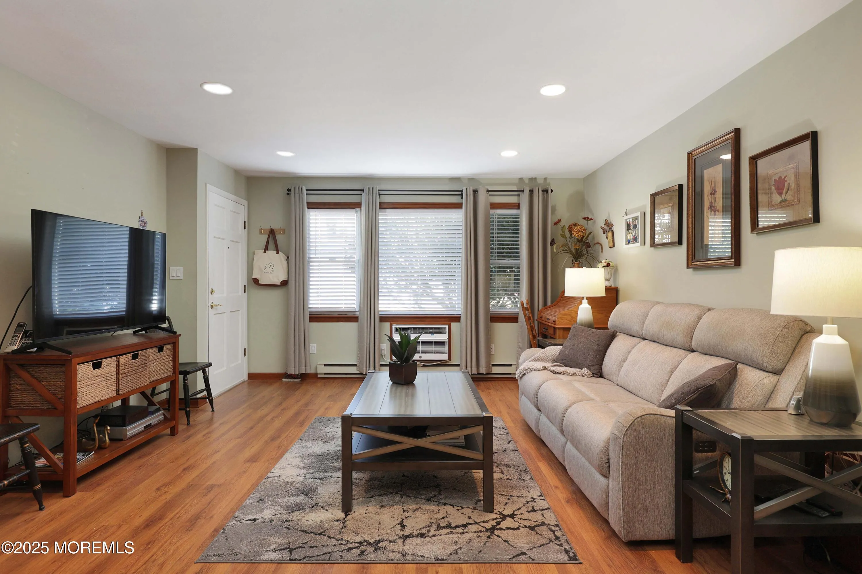 Belmar, New Jersey 07719, United States, 1 Bedroom Bedrooms, ,1 BathroomBathrooms,Residential,Active,226809