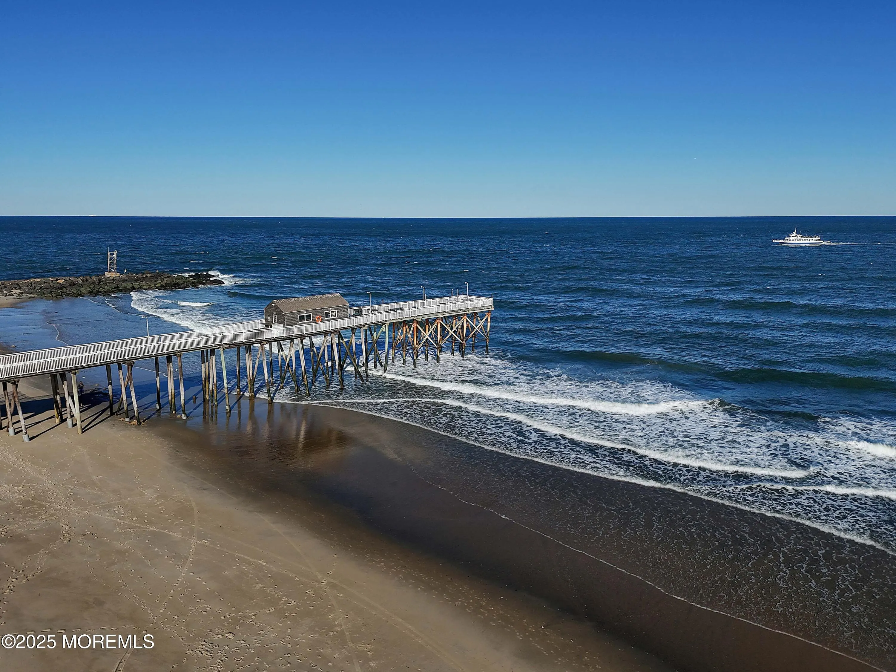 Belmar, New Jersey 07719, United States, 1 Bedroom Bedrooms, ,1 BathroomBathrooms,Residential,Active,226809