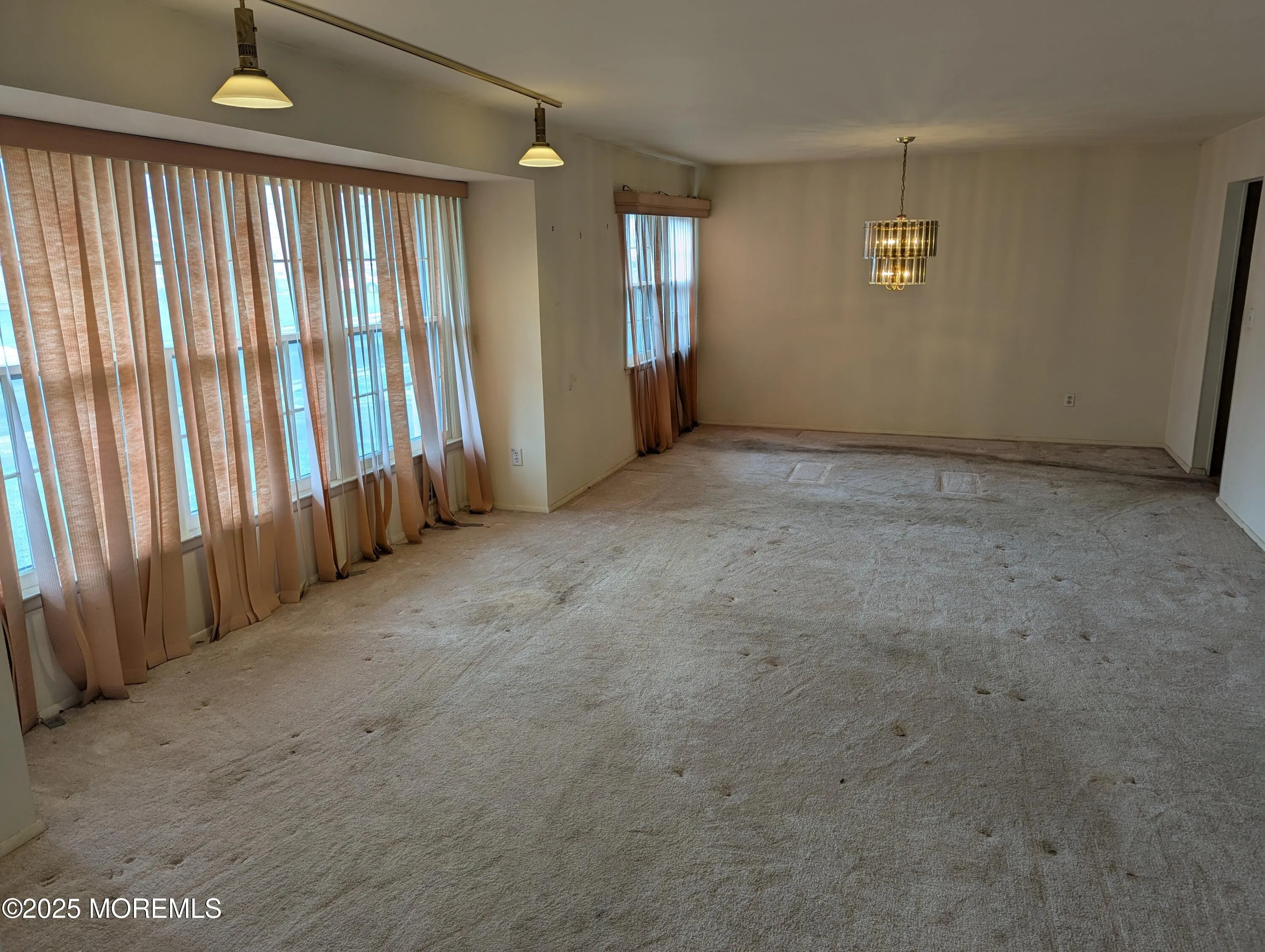 Morganville, New Jersey 07751, United States, 5 Bedrooms Bedrooms, ,2 BathroomsBathrooms,Residential,Pending,103881