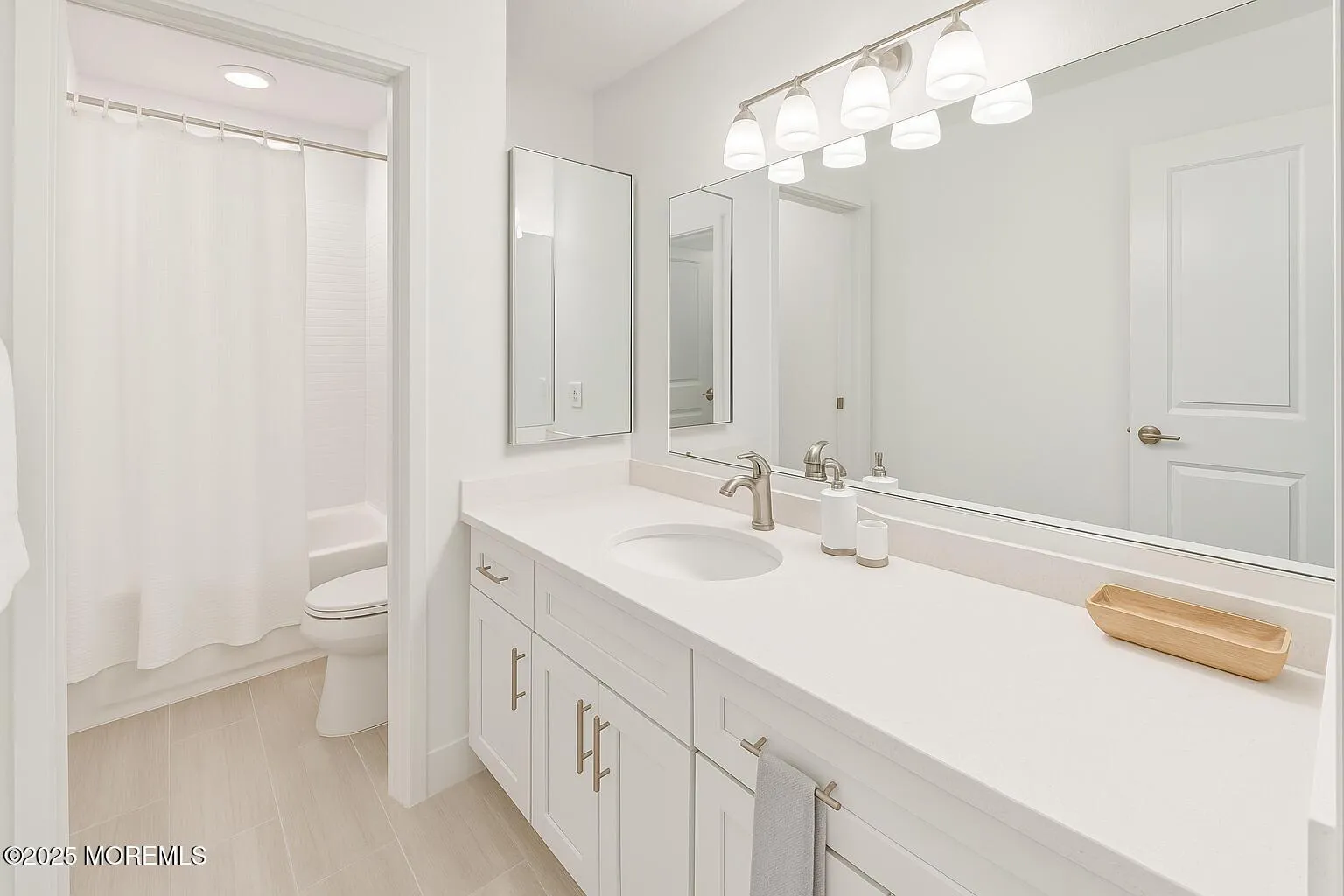 Lakewood, New Jersey 08701, United States, 2 Bedrooms Bedrooms, ,2 BathroomsBathrooms,Residential,Active,207776