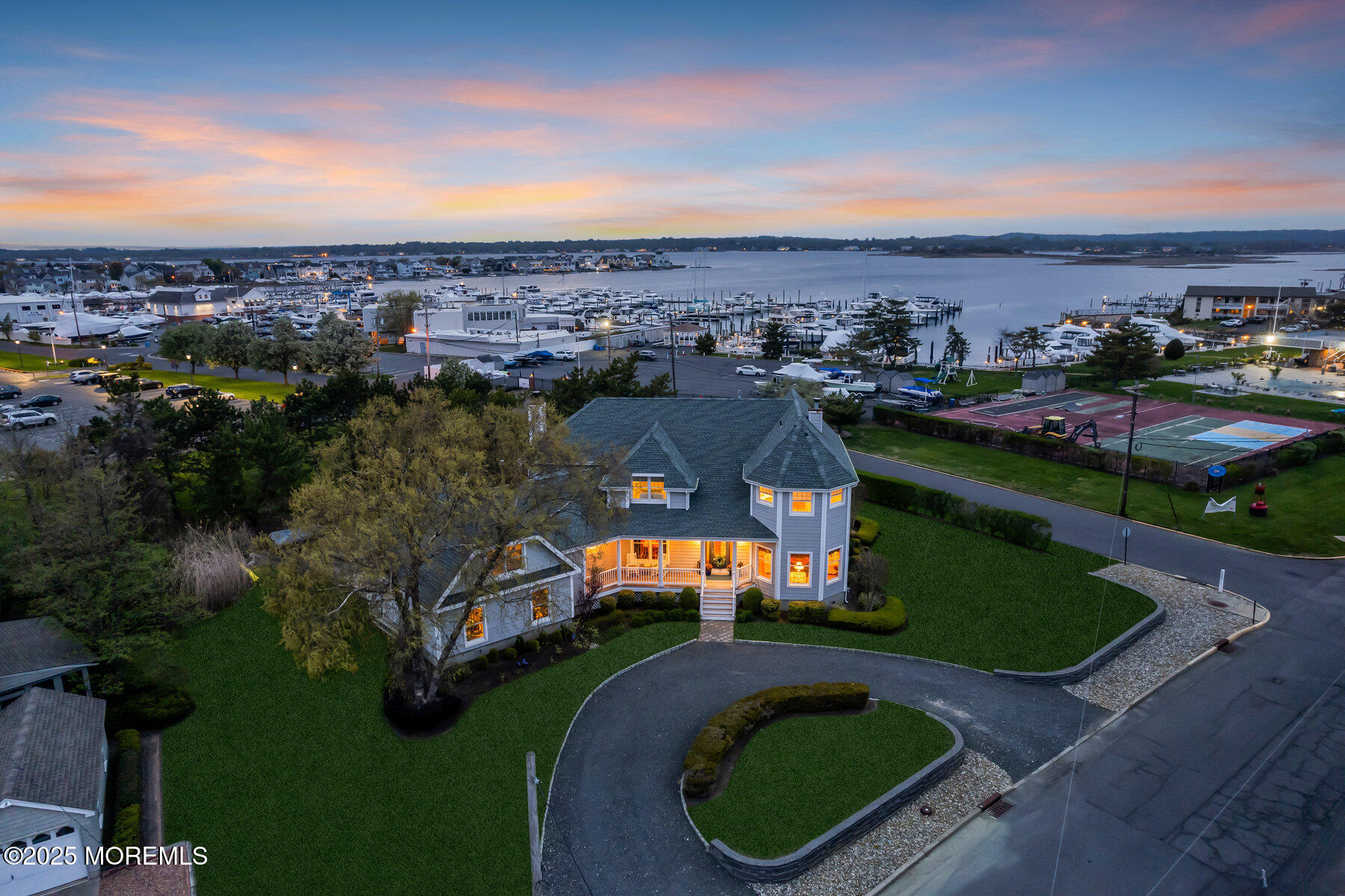 60 River Avenue