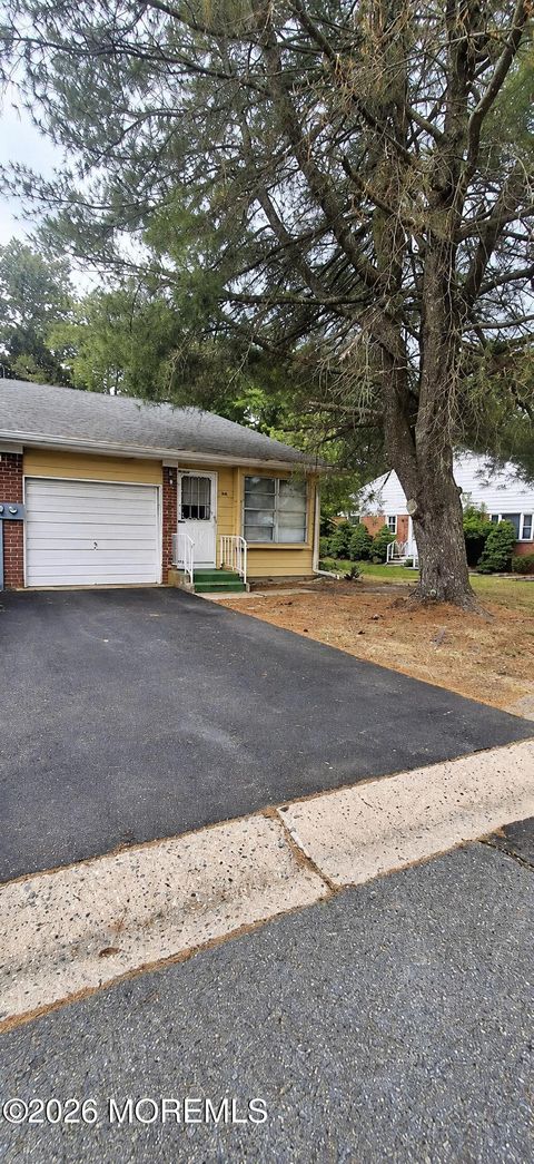 Homes For Sale - 14 B Lenape Drive<br/> Whiting, NJ 08759
