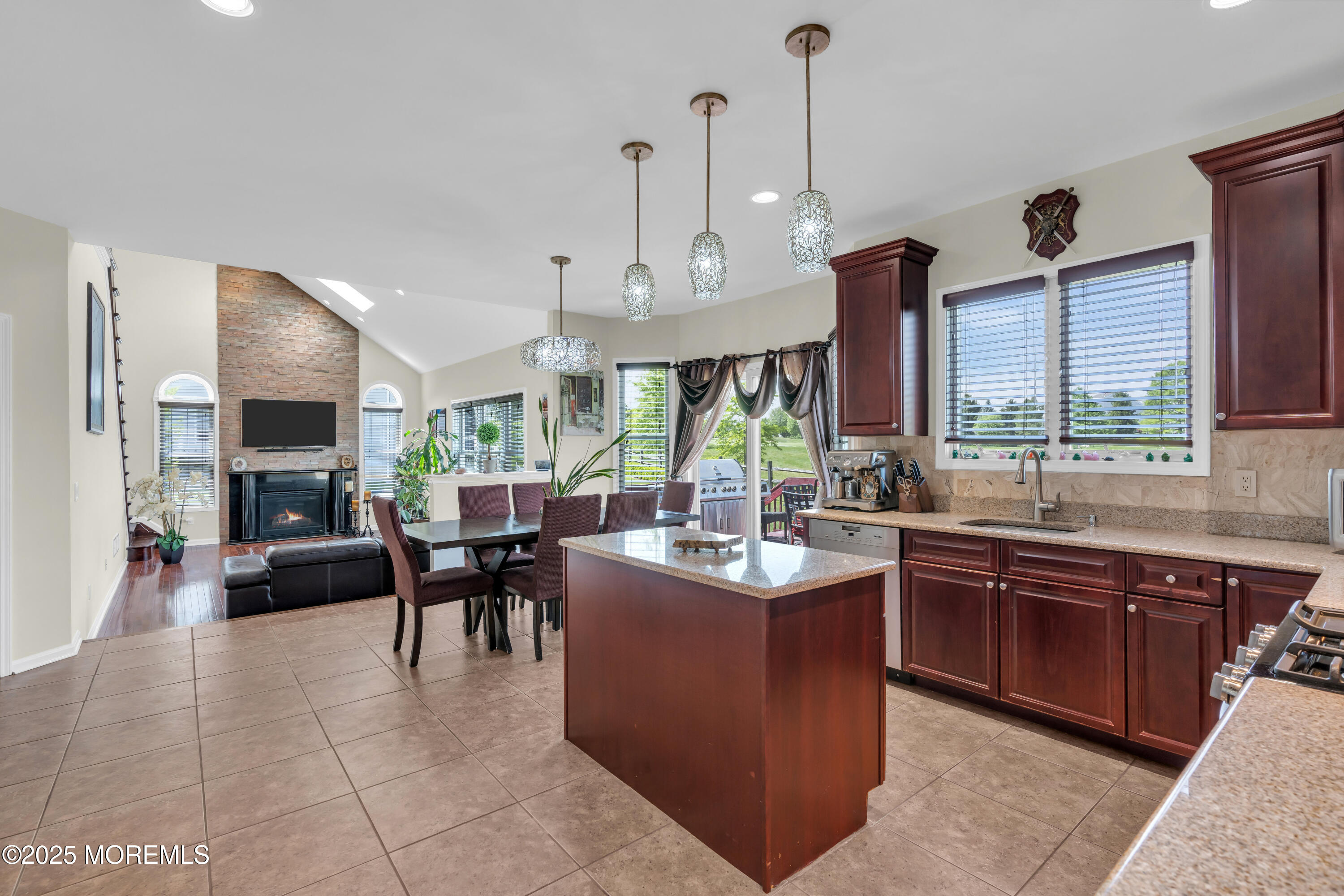 8 Hedgerow Lane, Manalapan, New Jersey image 20