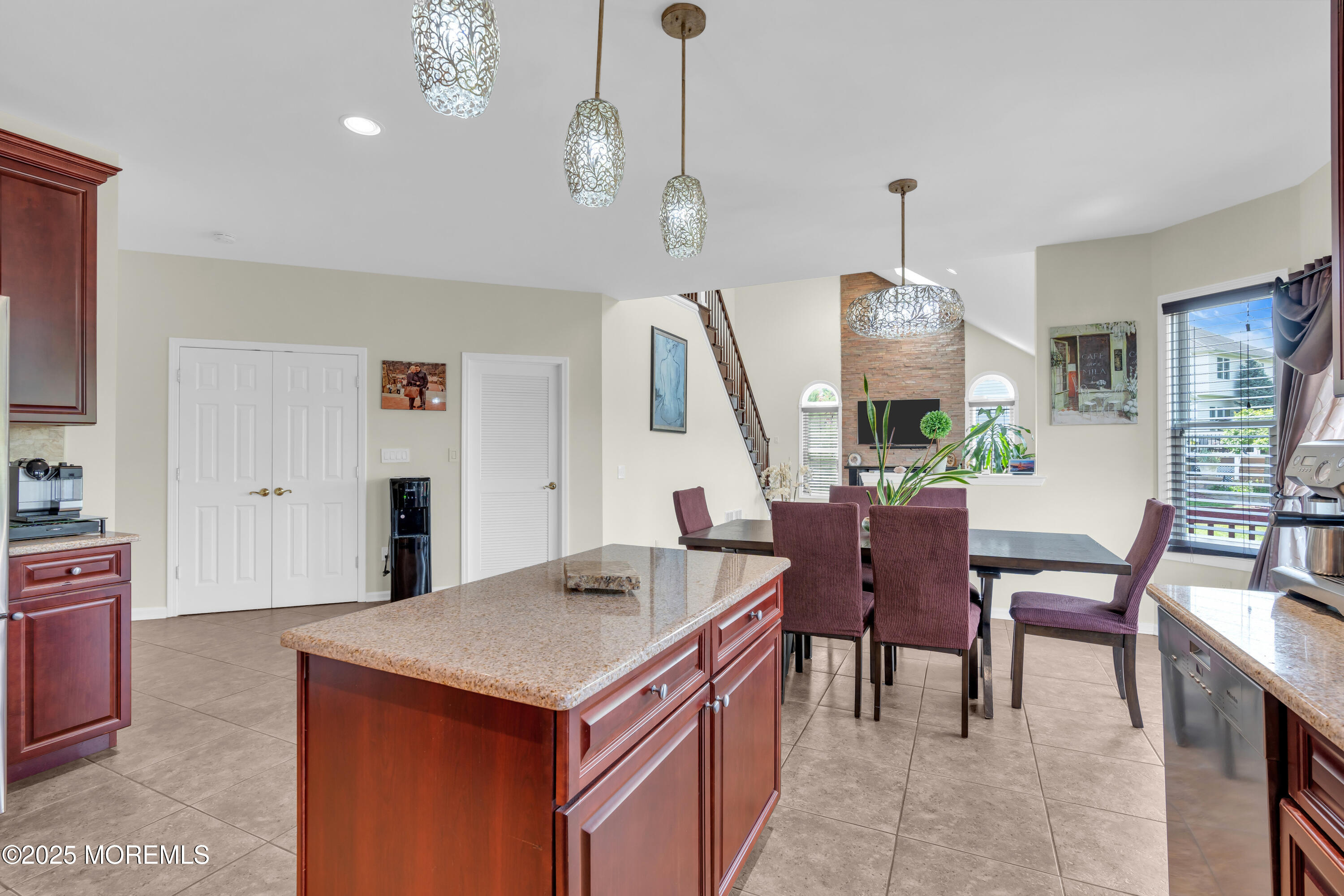 8 Hedgerow Lane, Manalapan, New Jersey image 24