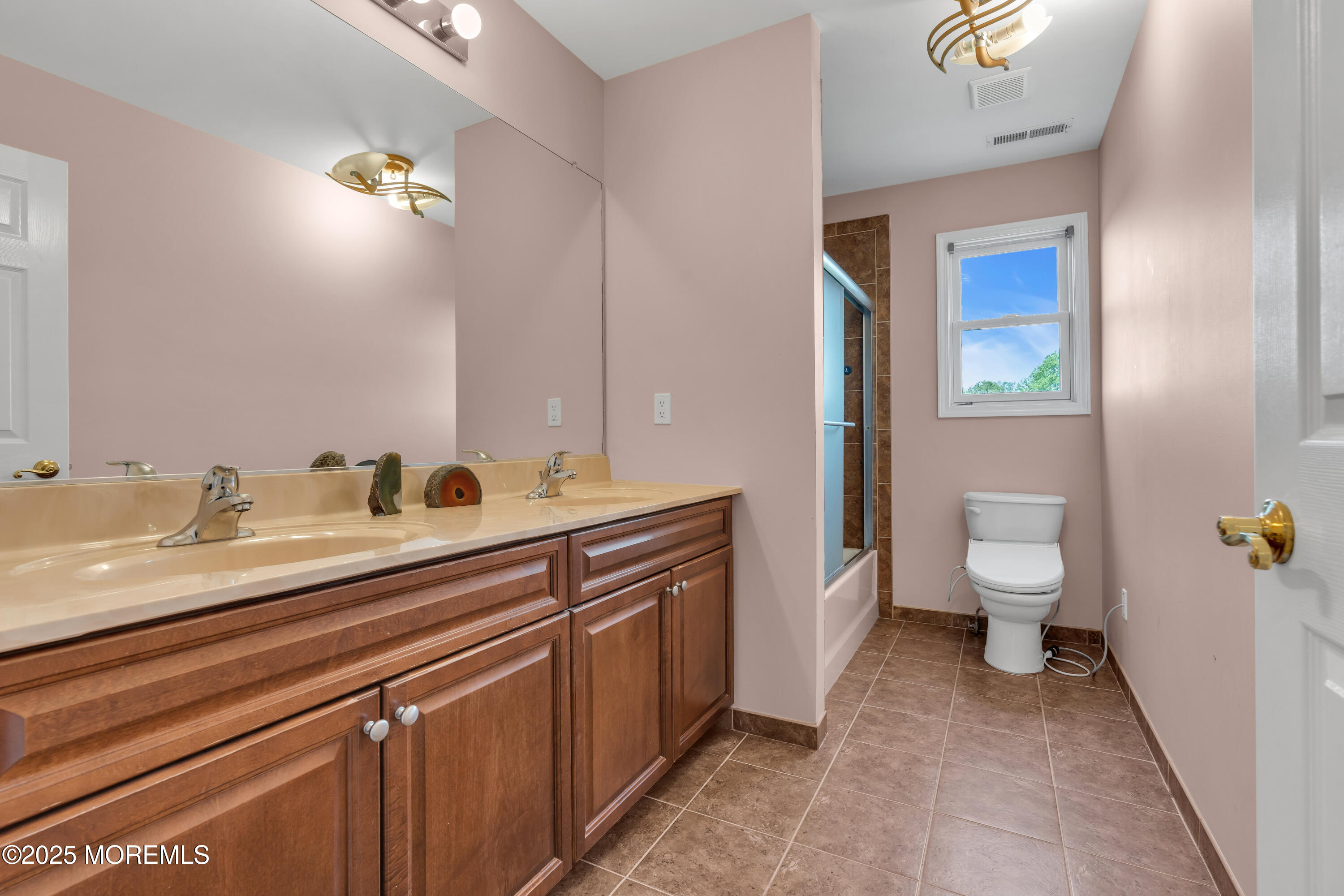 8 Hedgerow Lane, Manalapan, New Jersey image 43