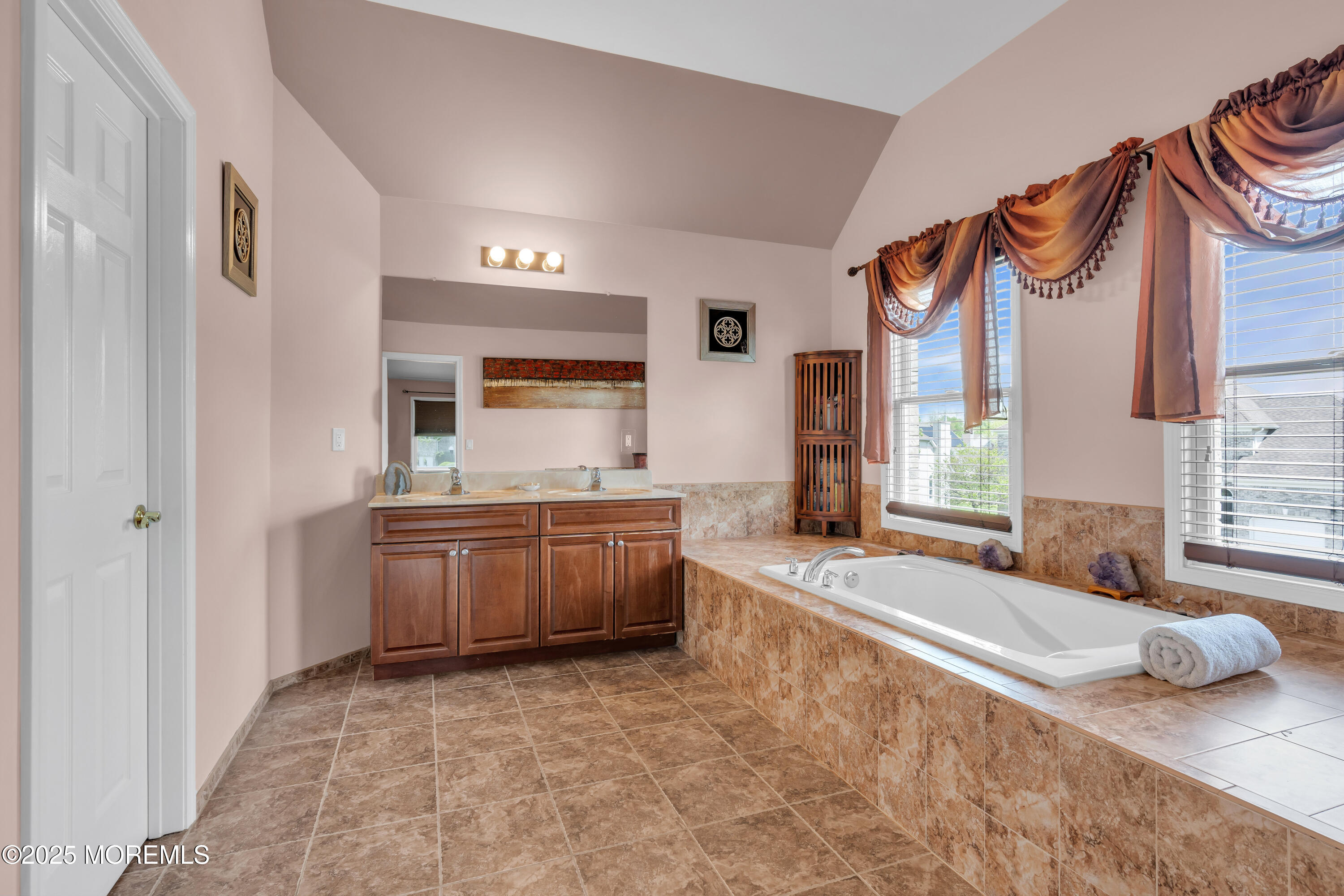8 Hedgerow Lane, Manalapan, New Jersey image 38