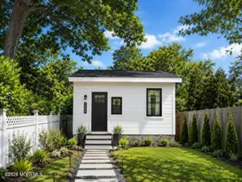 MLS: 22615687