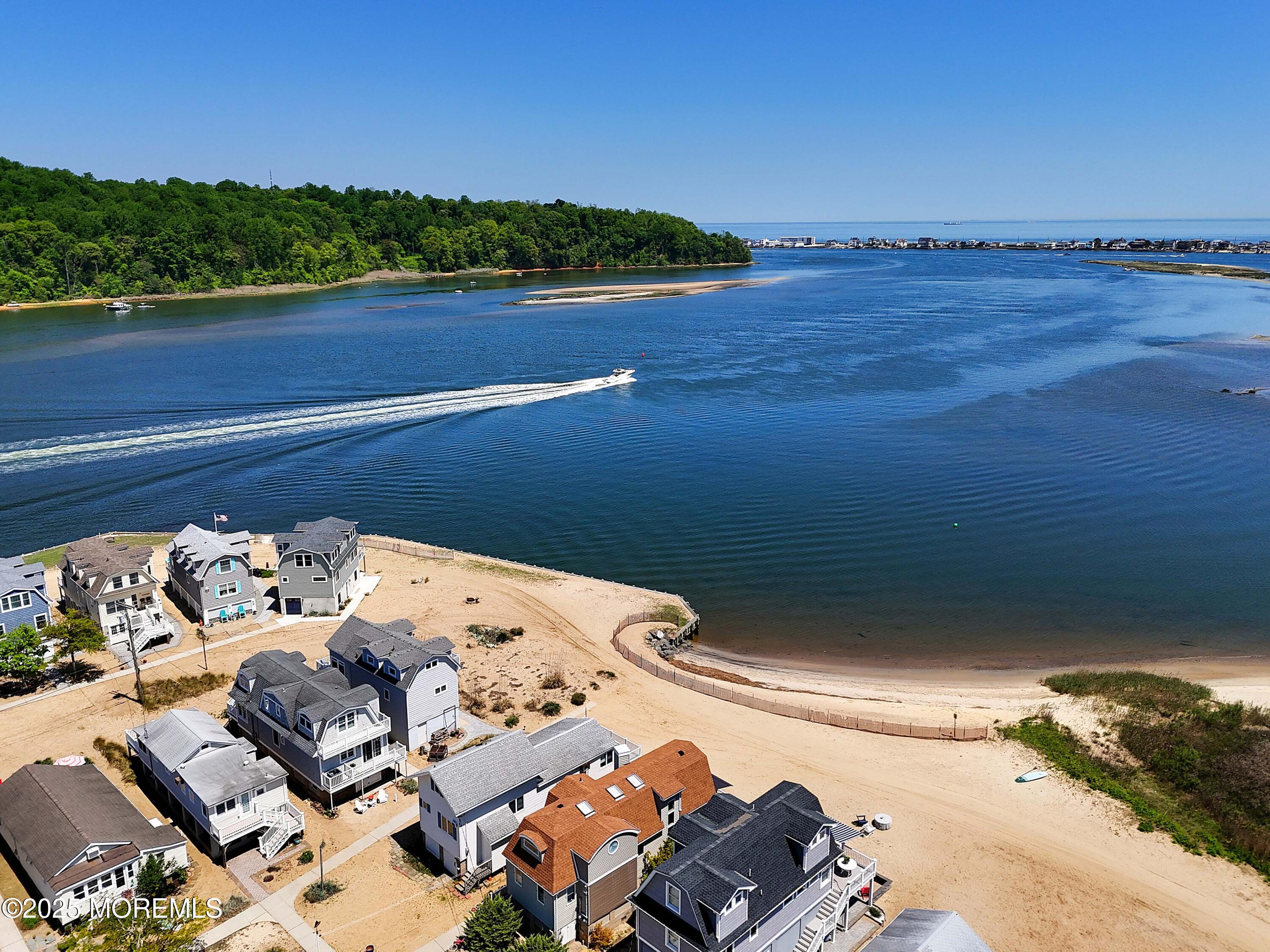 142 Black Point Road #G1, Rumson, New Jersey image 16