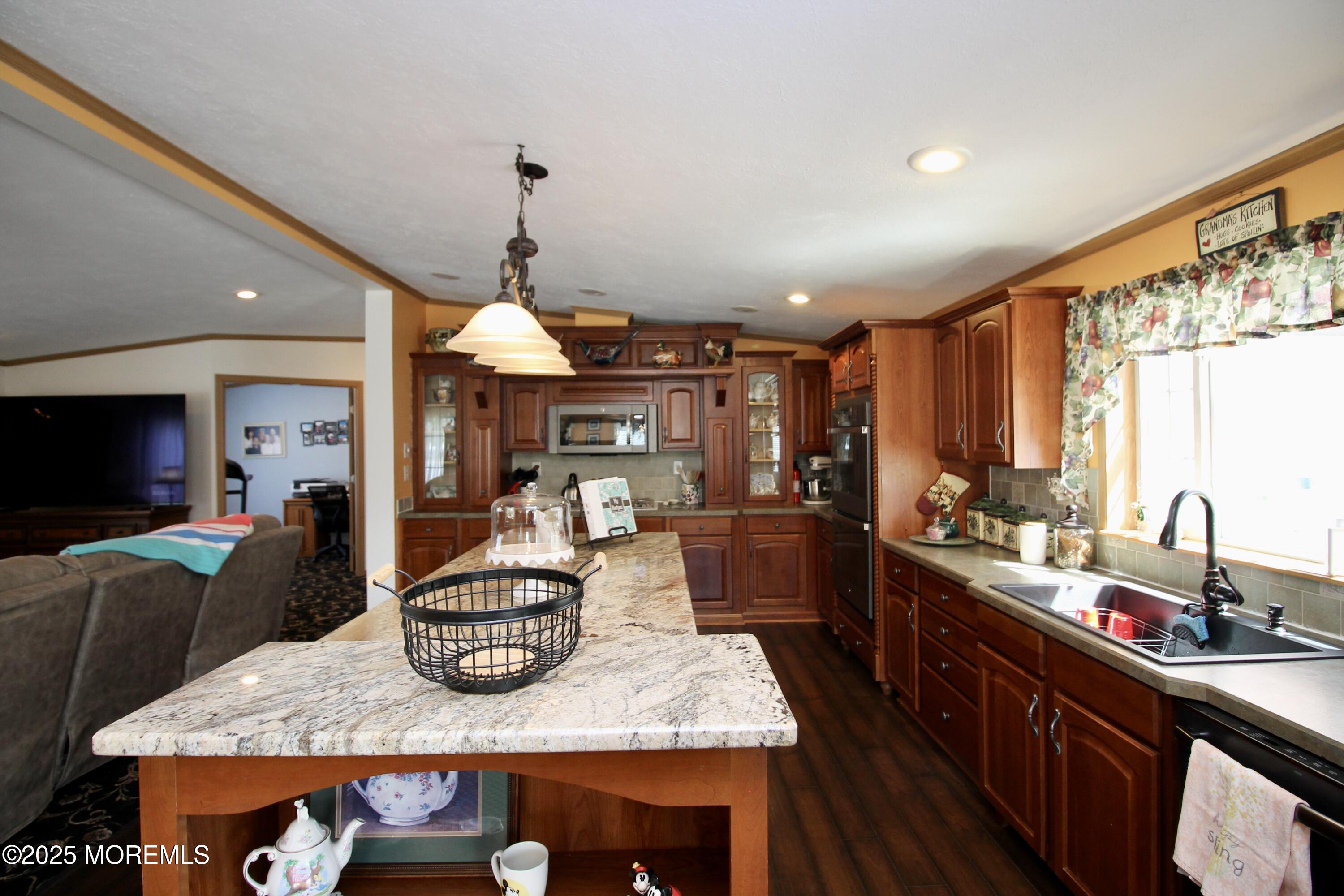 397 Finch Way, Freehold, New Jersey image 14