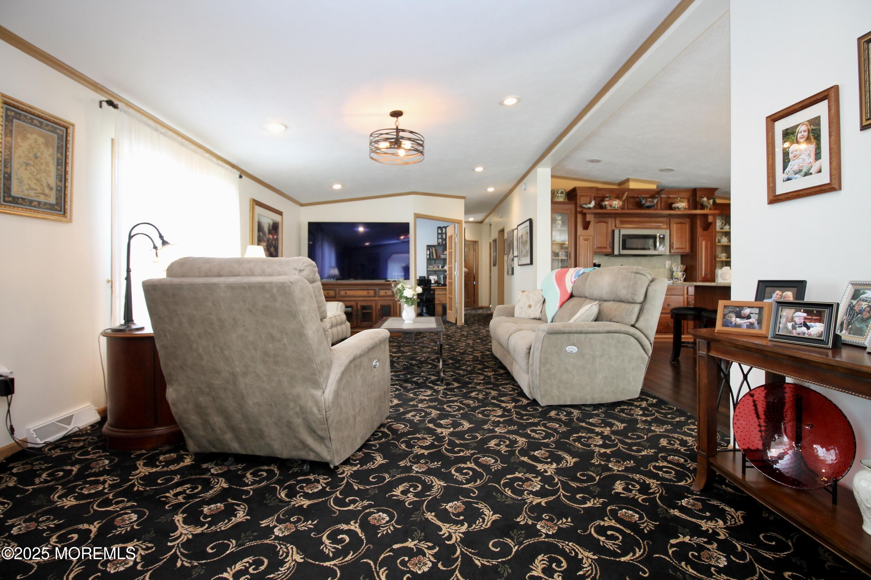 397 Finch Way, Freehold, New Jersey image 9