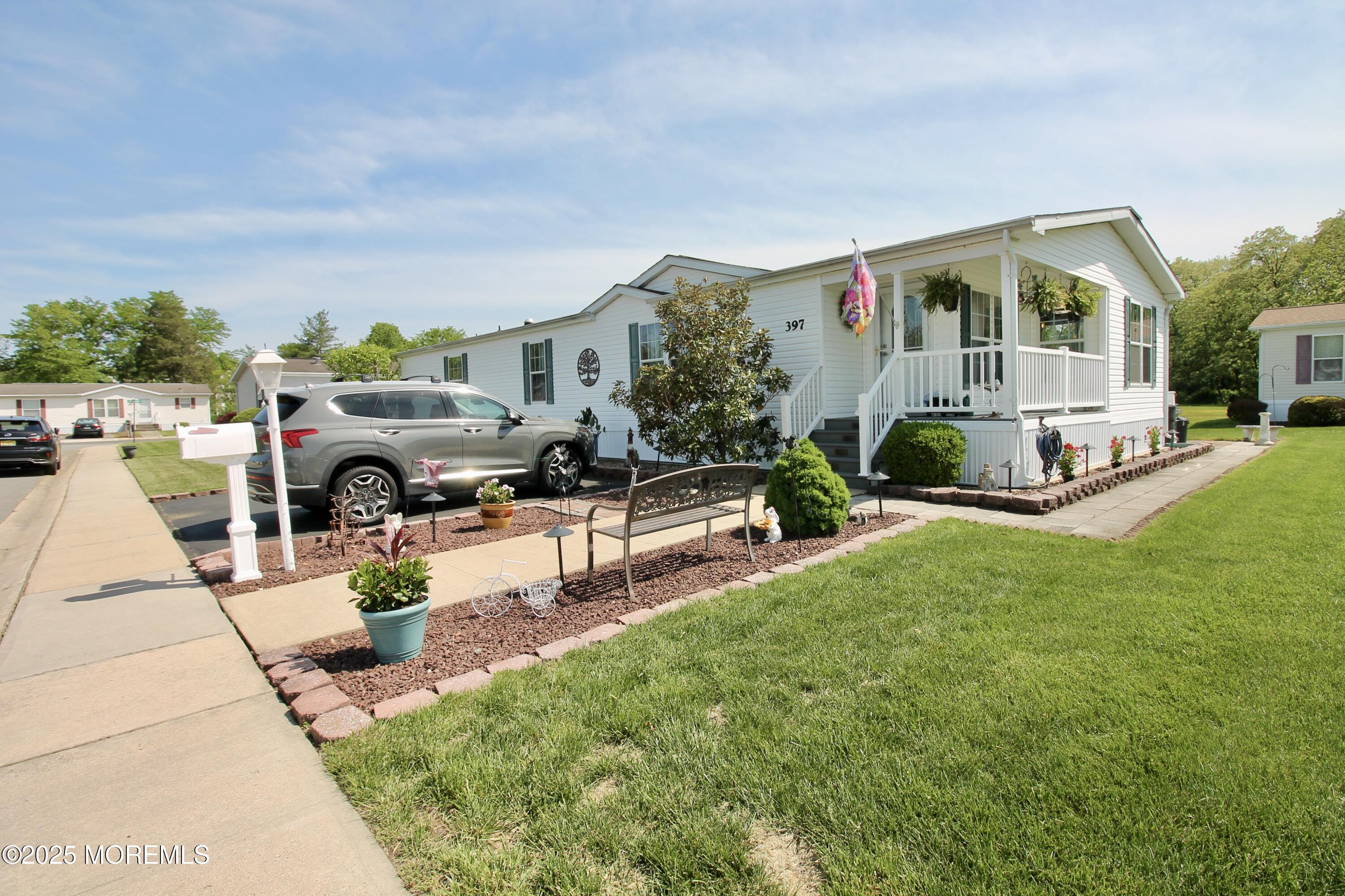 397 Finch Way, Freehold, New Jersey image 2
