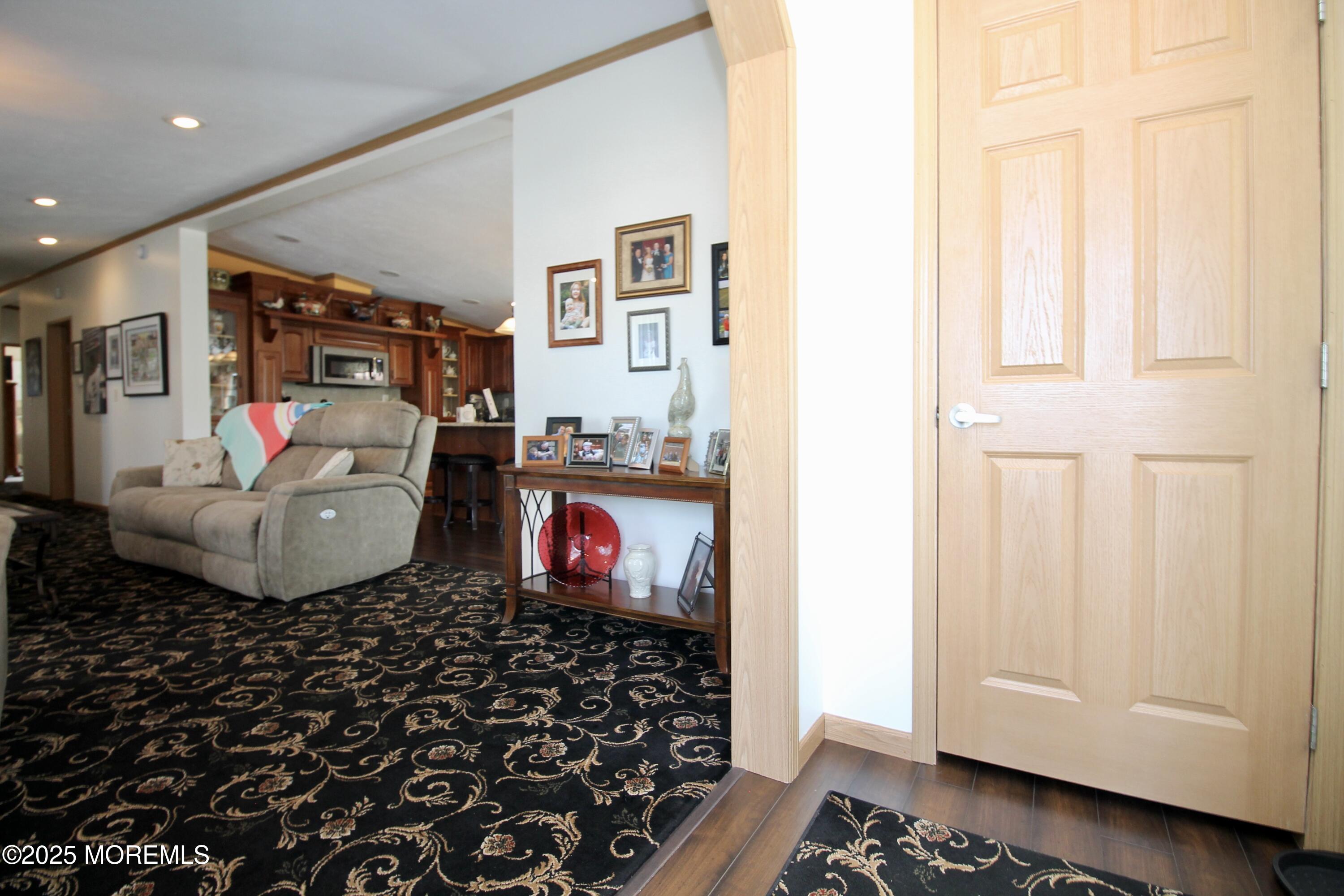 397 Finch Way, Freehold, New Jersey image 7